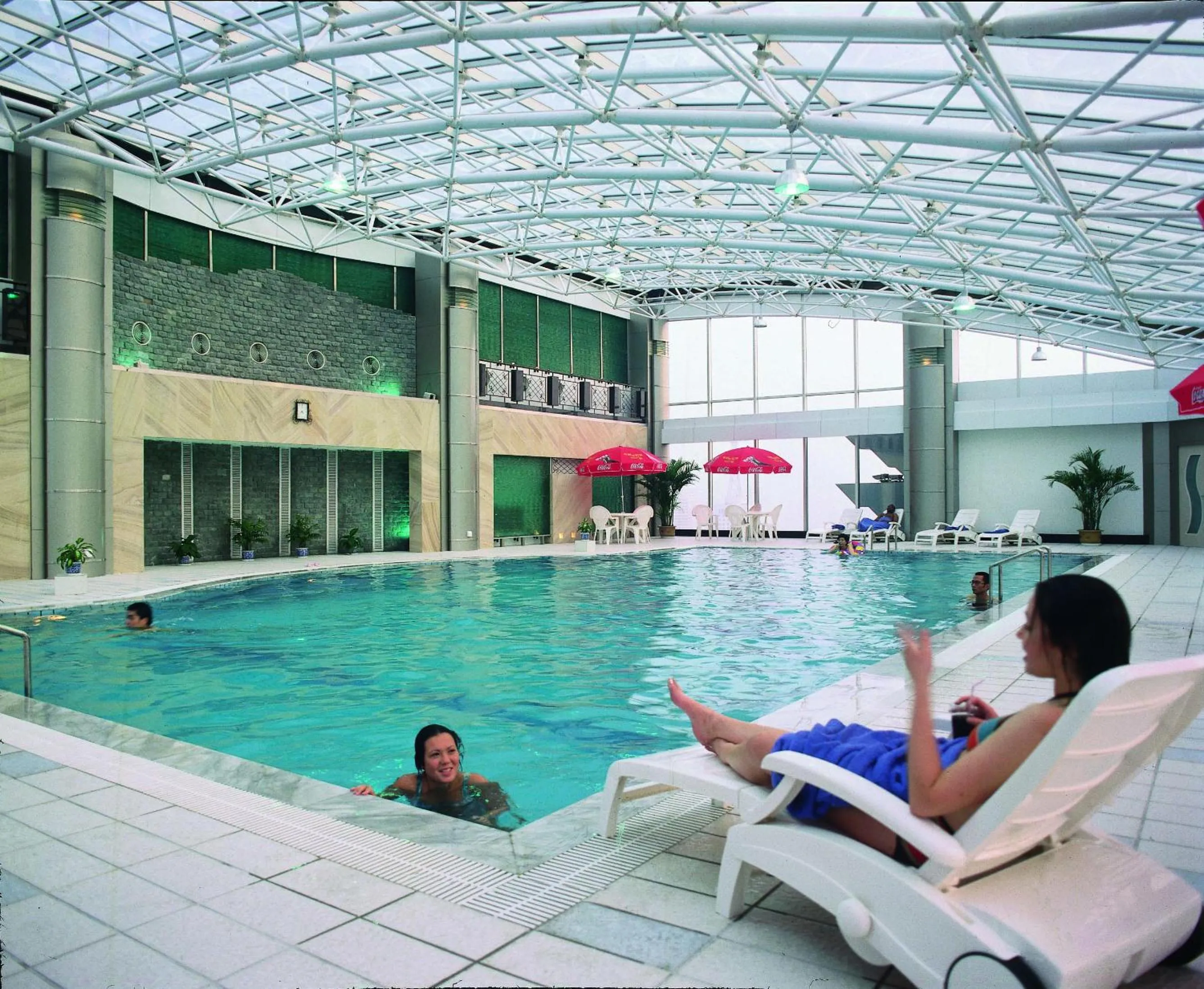 Swimming pool in Suning Universal Hotel ALL-SUITES
