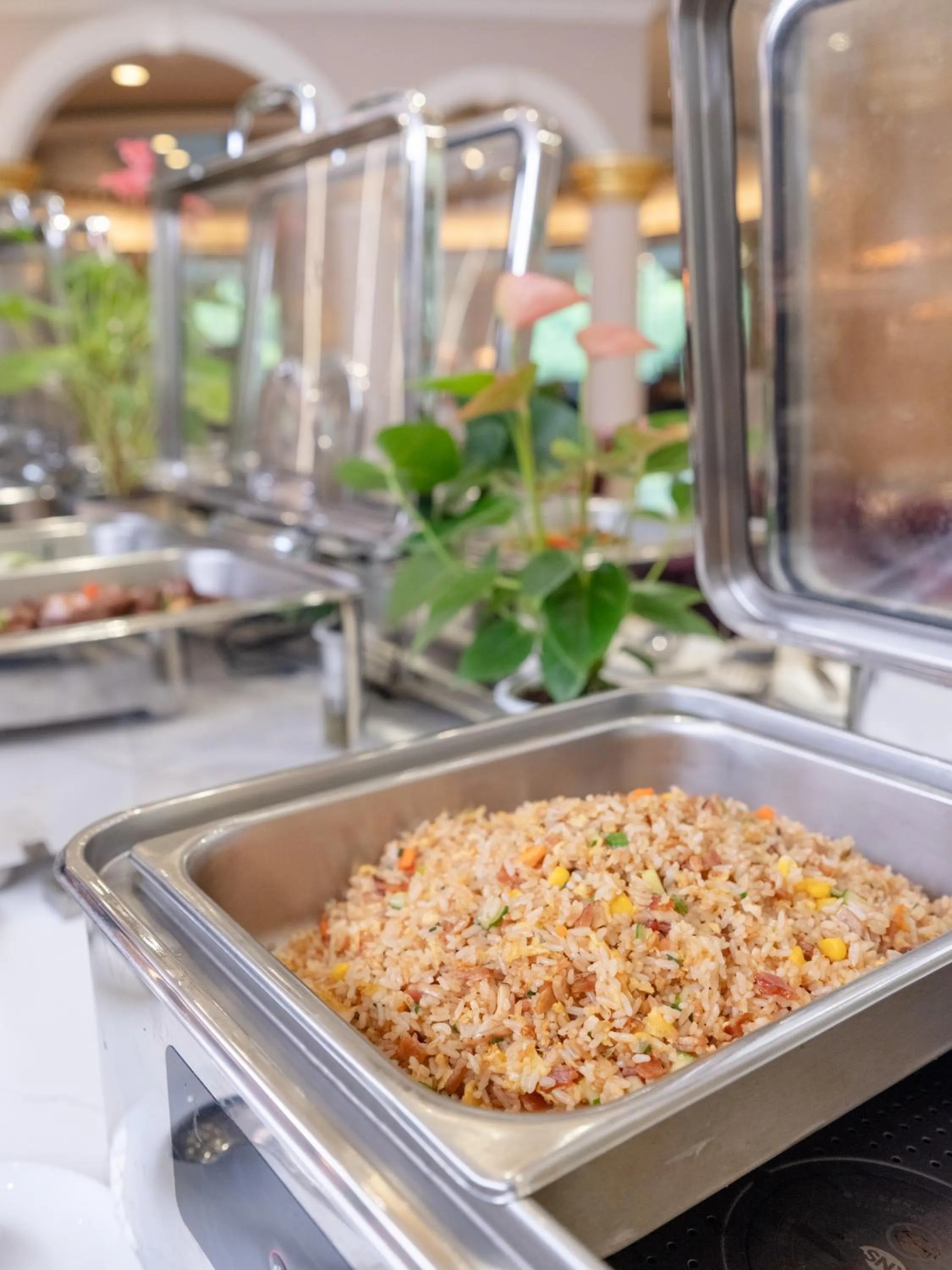 Restaurant/places to eat in Suning Universal Hotel ALL-SUITES