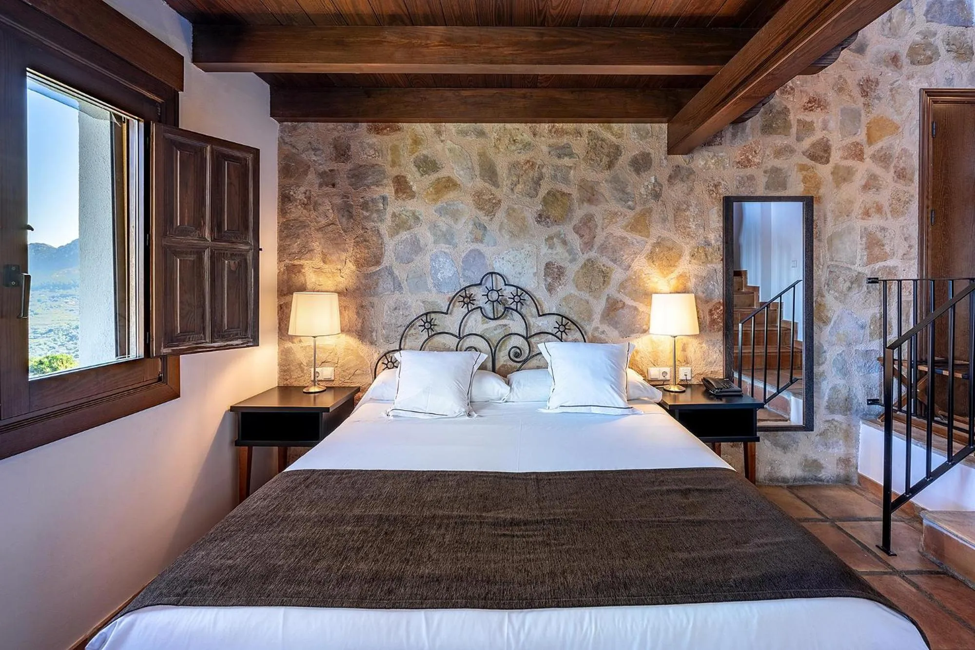 Photo of the whole room, Bed in Hotel Alahuar