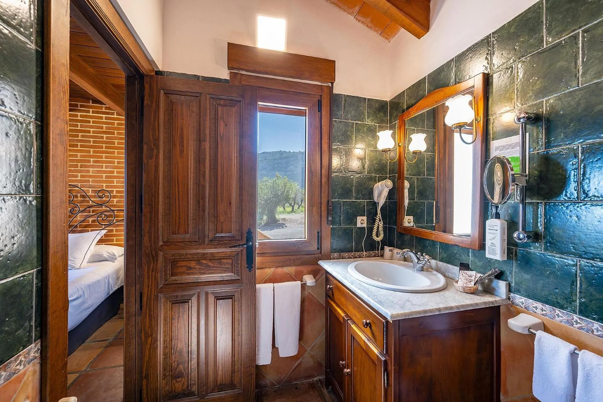 Photo of the whole room in Hotel Alahuar