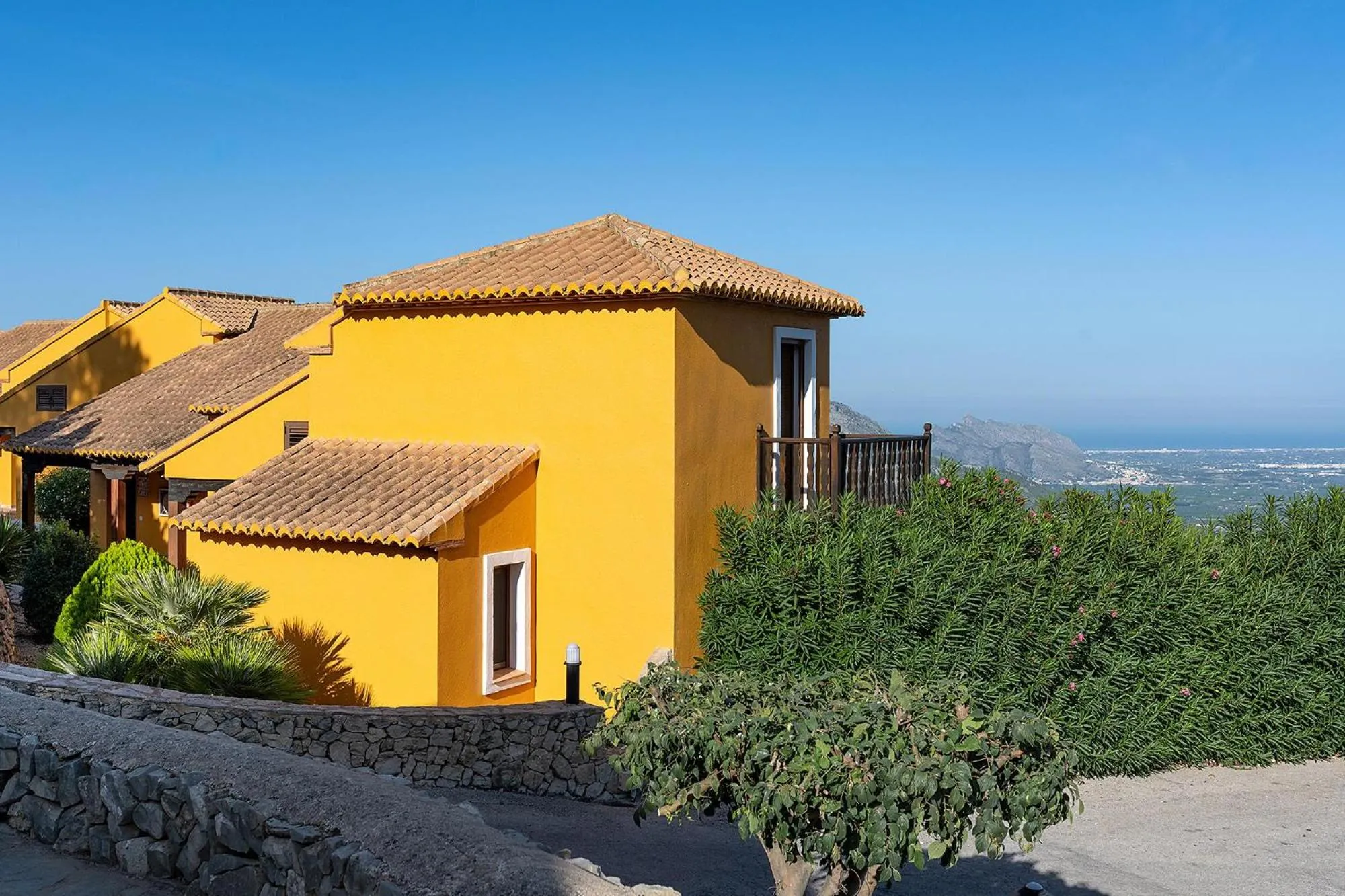 Property building in Hotel Alahuar