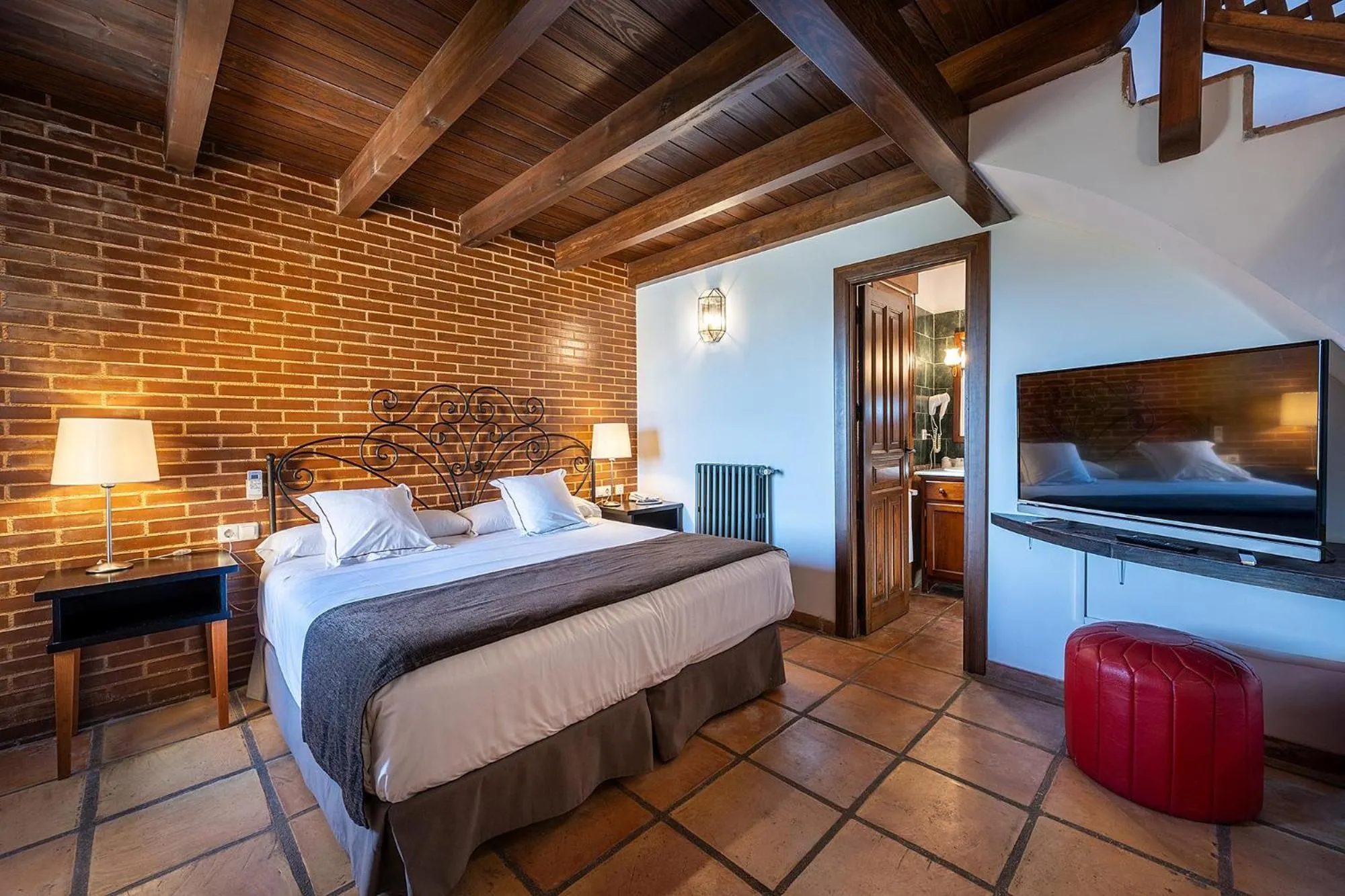 Photo of the whole room, Bed in Hotel Alahuar