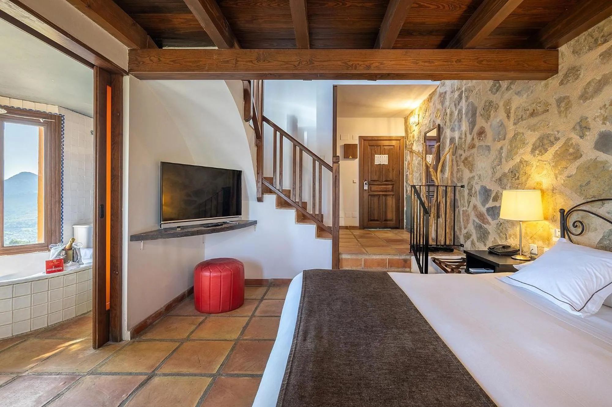 Photo of the whole room, Bed in Hotel Alahuar