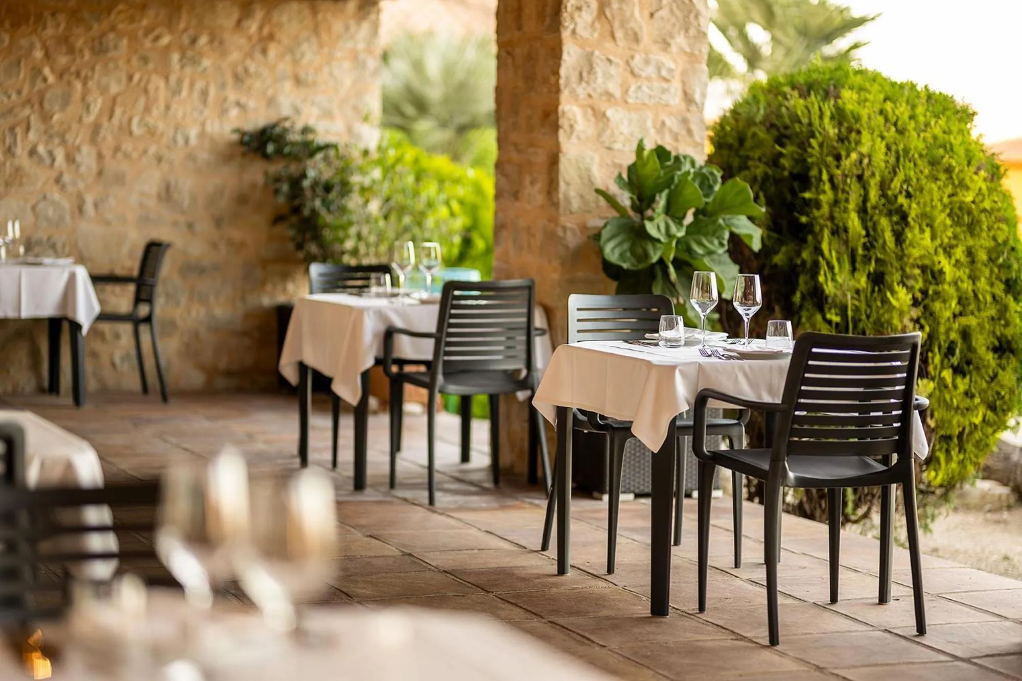 Restaurant/places to eat in Hotel Alahuar