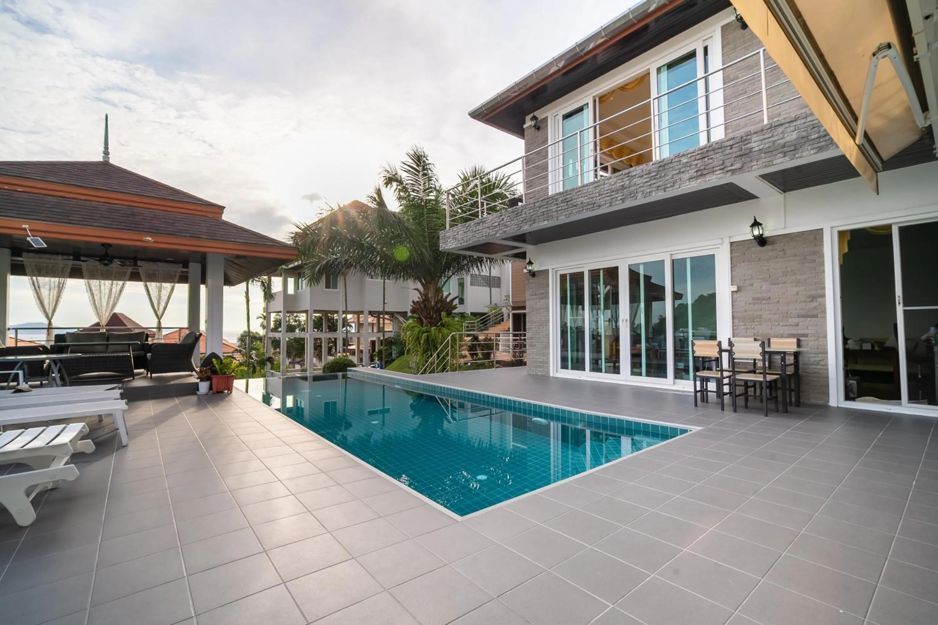 ฺBaan Waru seaview villa