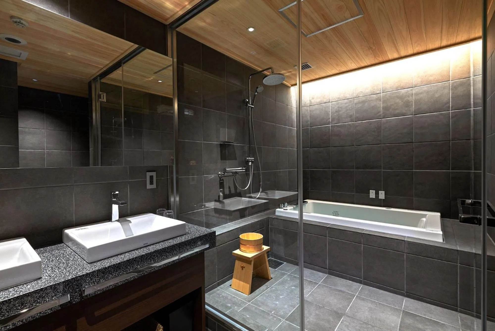 Shower, Bathroom in eph KANAZAWA