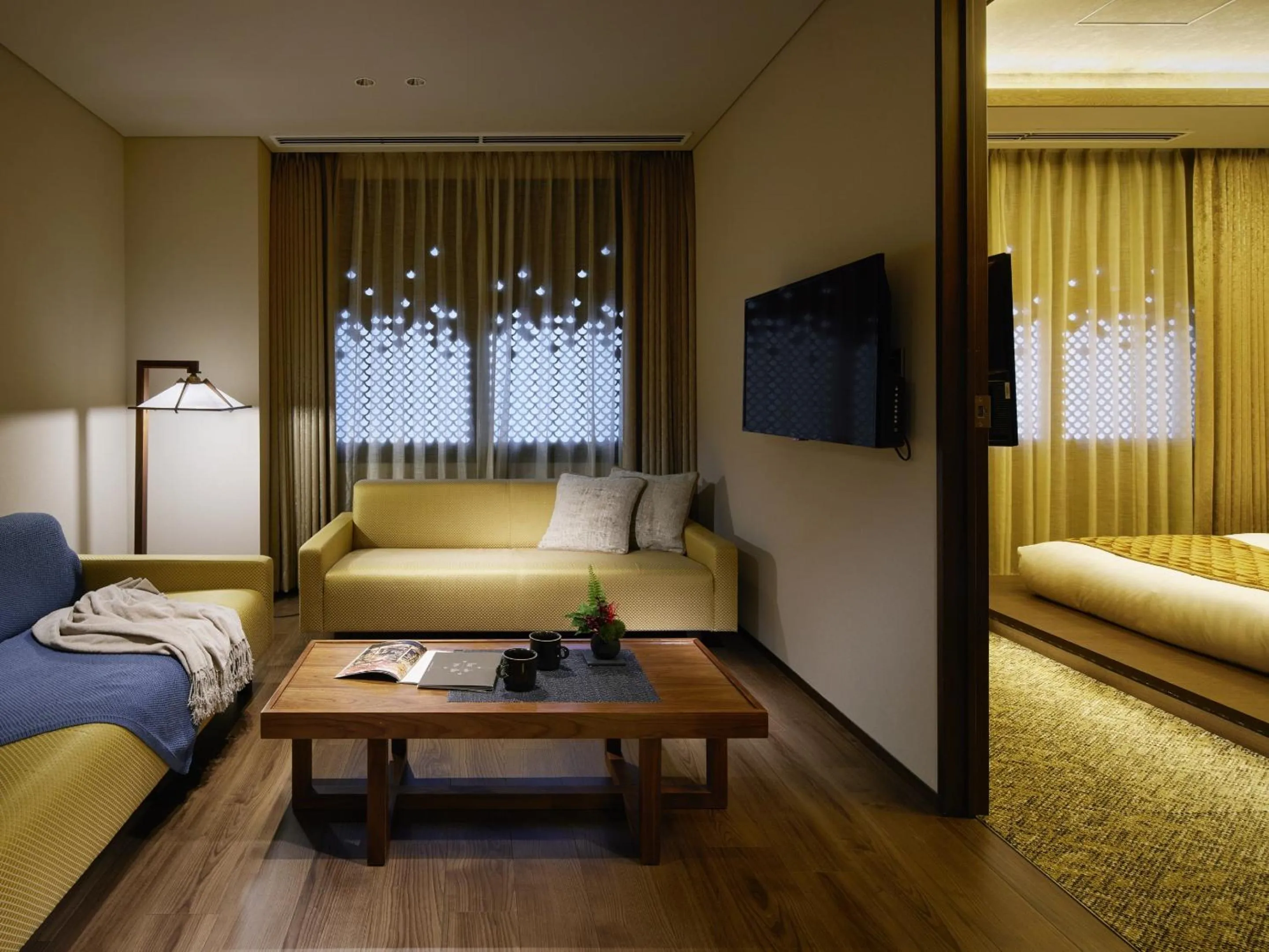 Living room, Bed in Minn Kanazawa