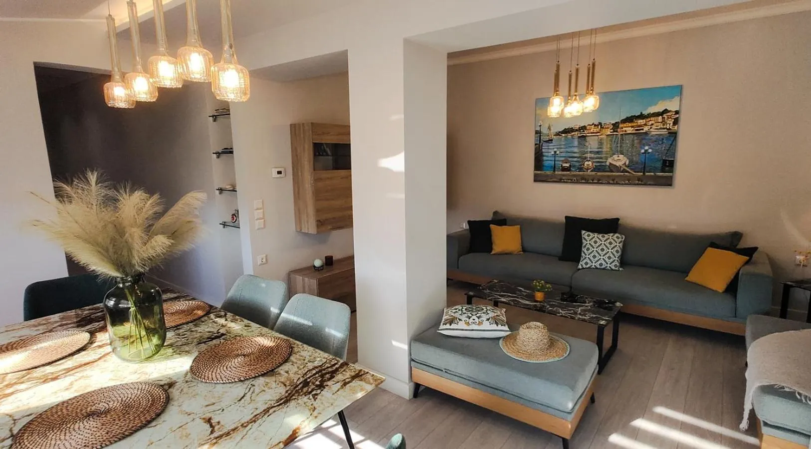 Living room in Pelagia Apartment by Kormaris