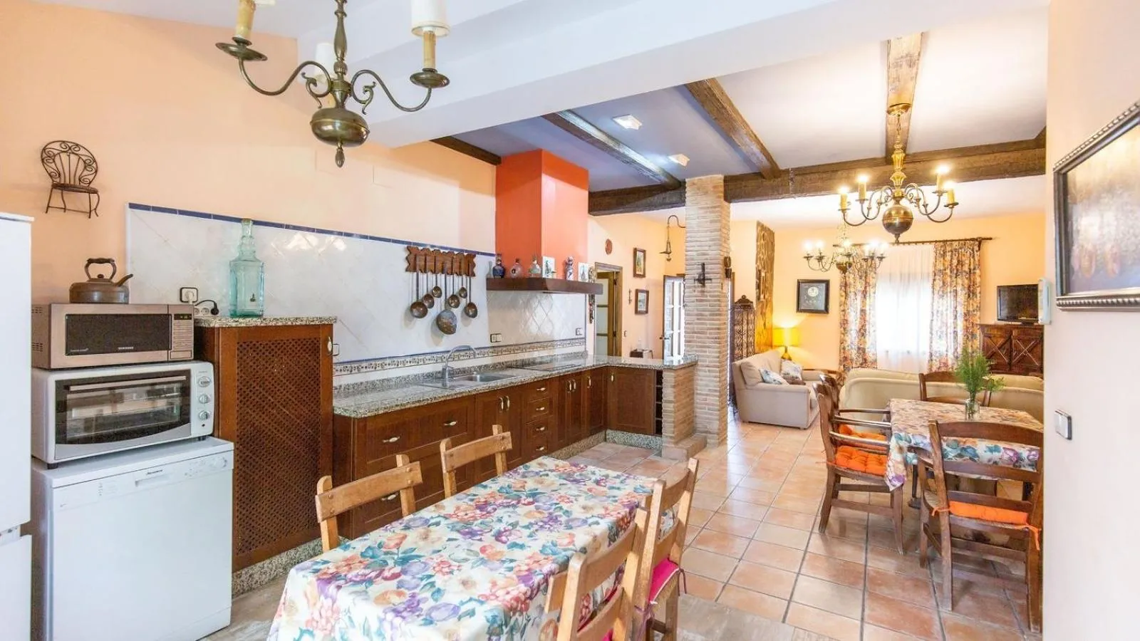 Kitchen or kitchenette in Alojamiento Rural El Salto Villafranca de Córdoba by Ruralidays