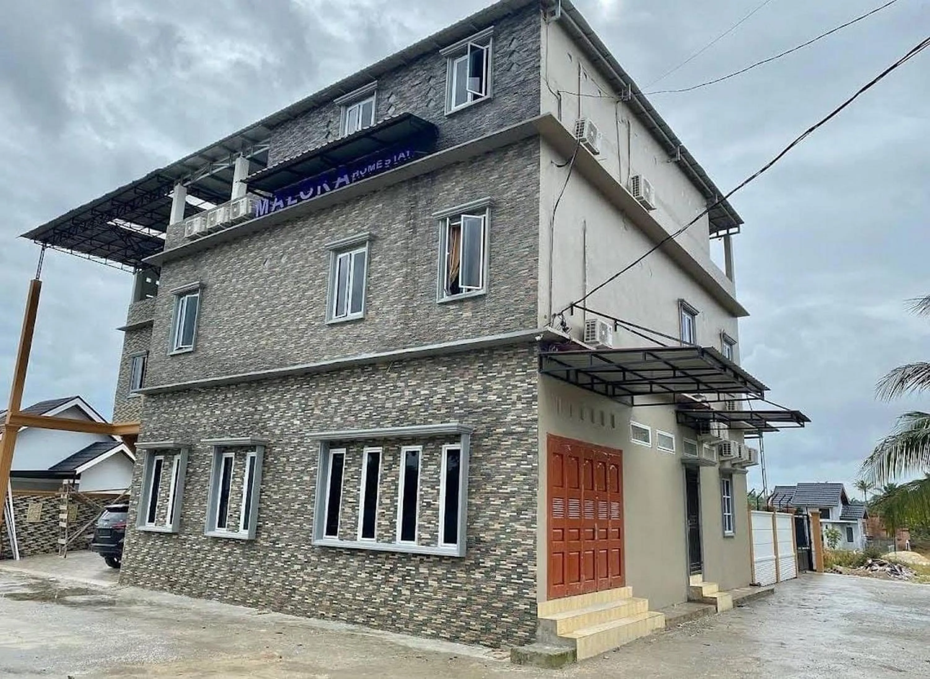 Property building in RedDoorz near Parit Indah Pekanbaru