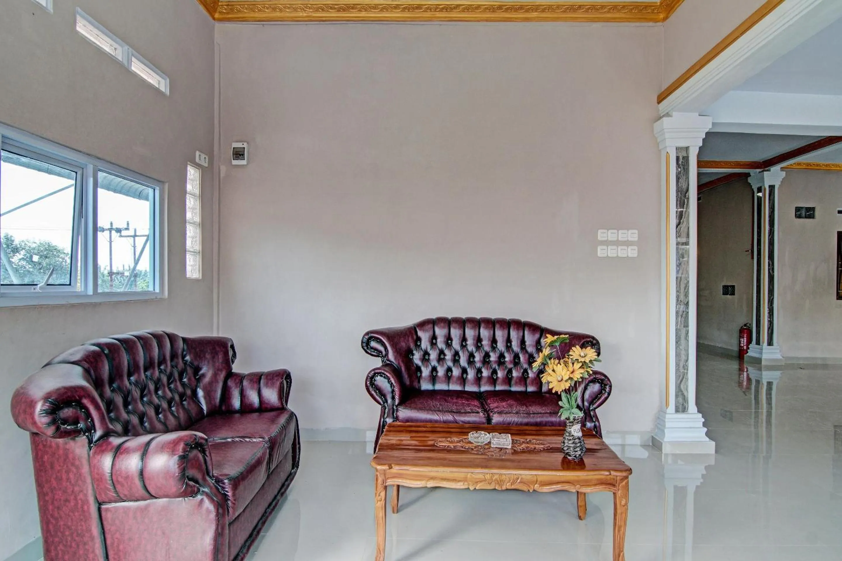 Lobby or reception in Hotel O Elisa Hill