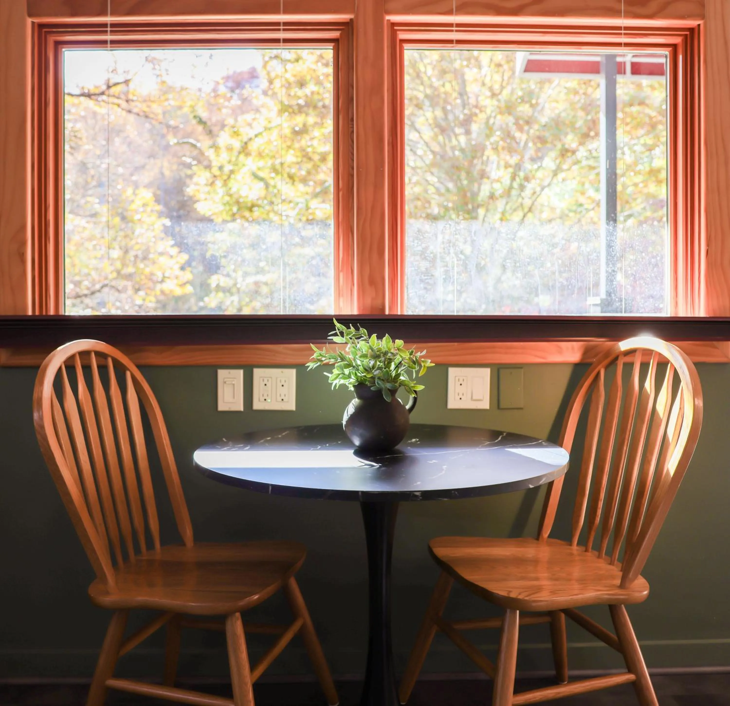 Outland Chalet & Suites Great Smoky Mountains