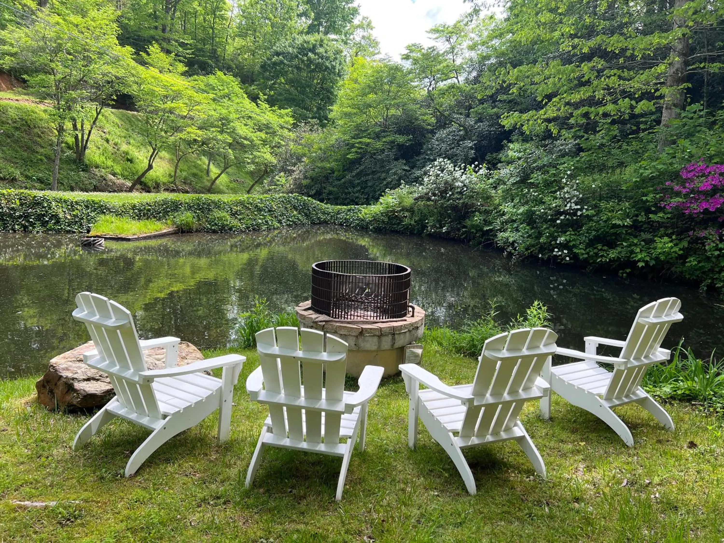 Outland Chalet & Suites Great Smoky Mountains