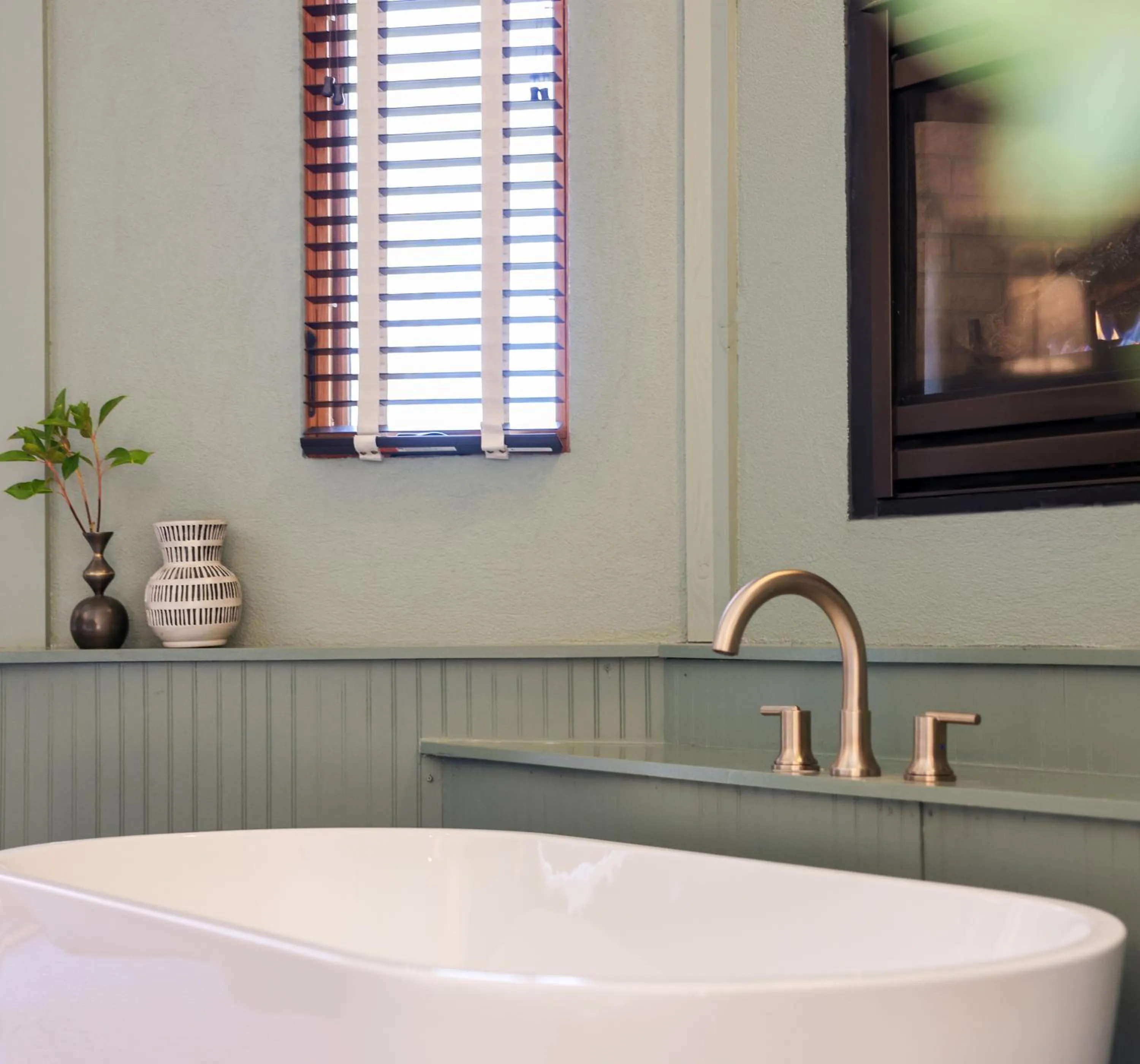 Outland Chalet & Suites Great Smoky Mountains