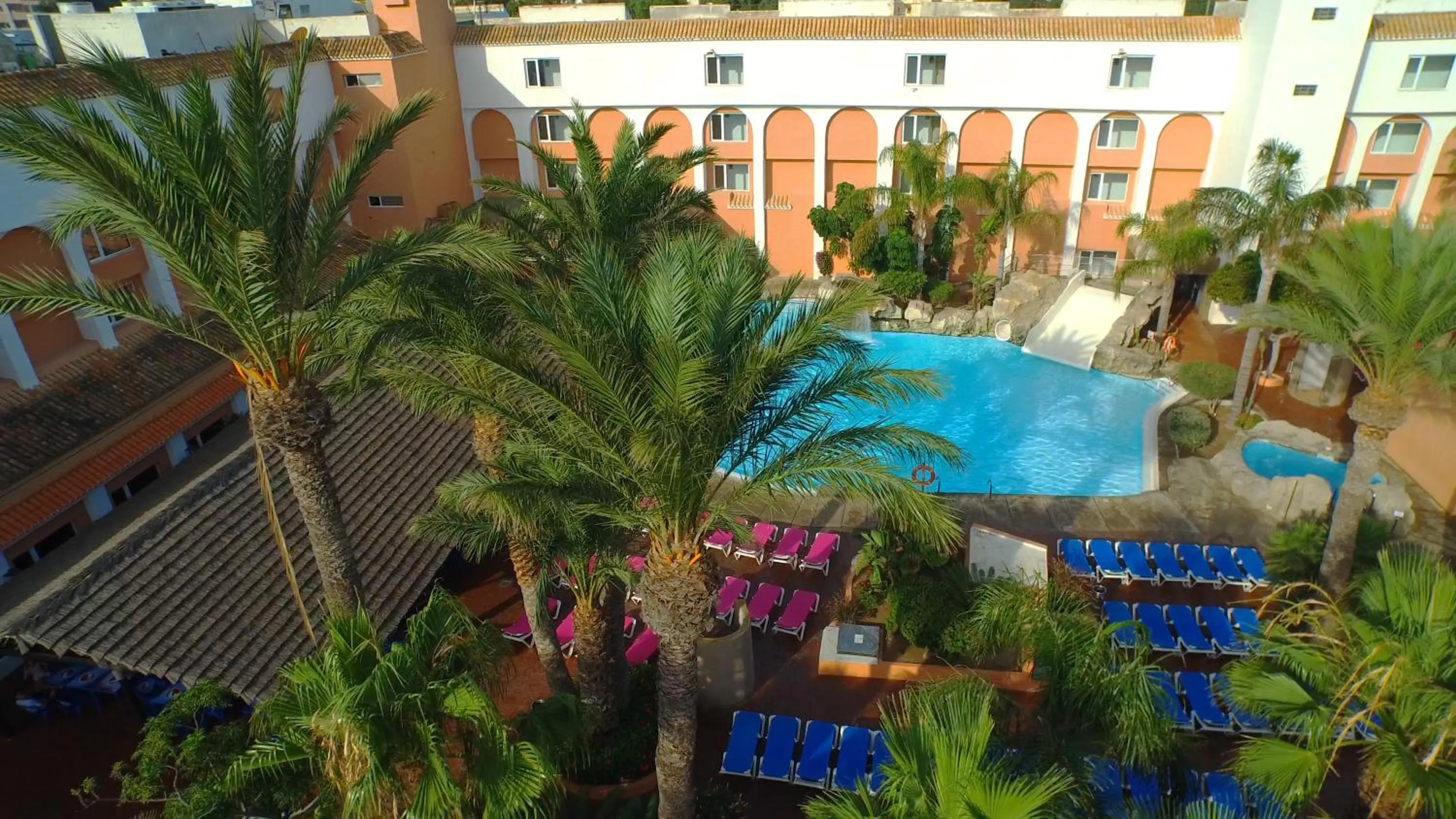 Property building in Diver Roquetas