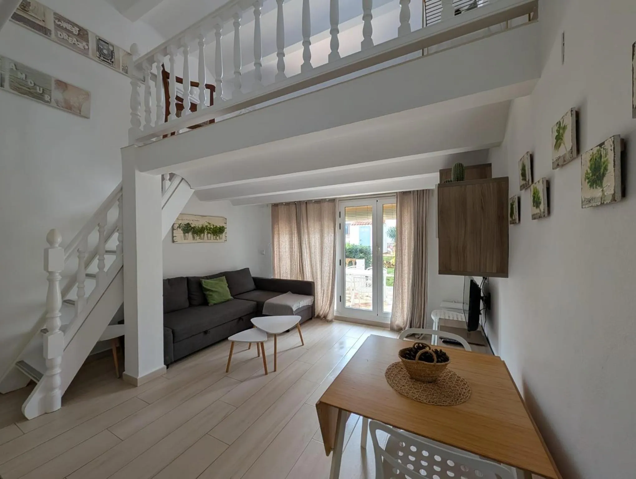 Dining area in MR Hotelet de la Raconà & Apartments