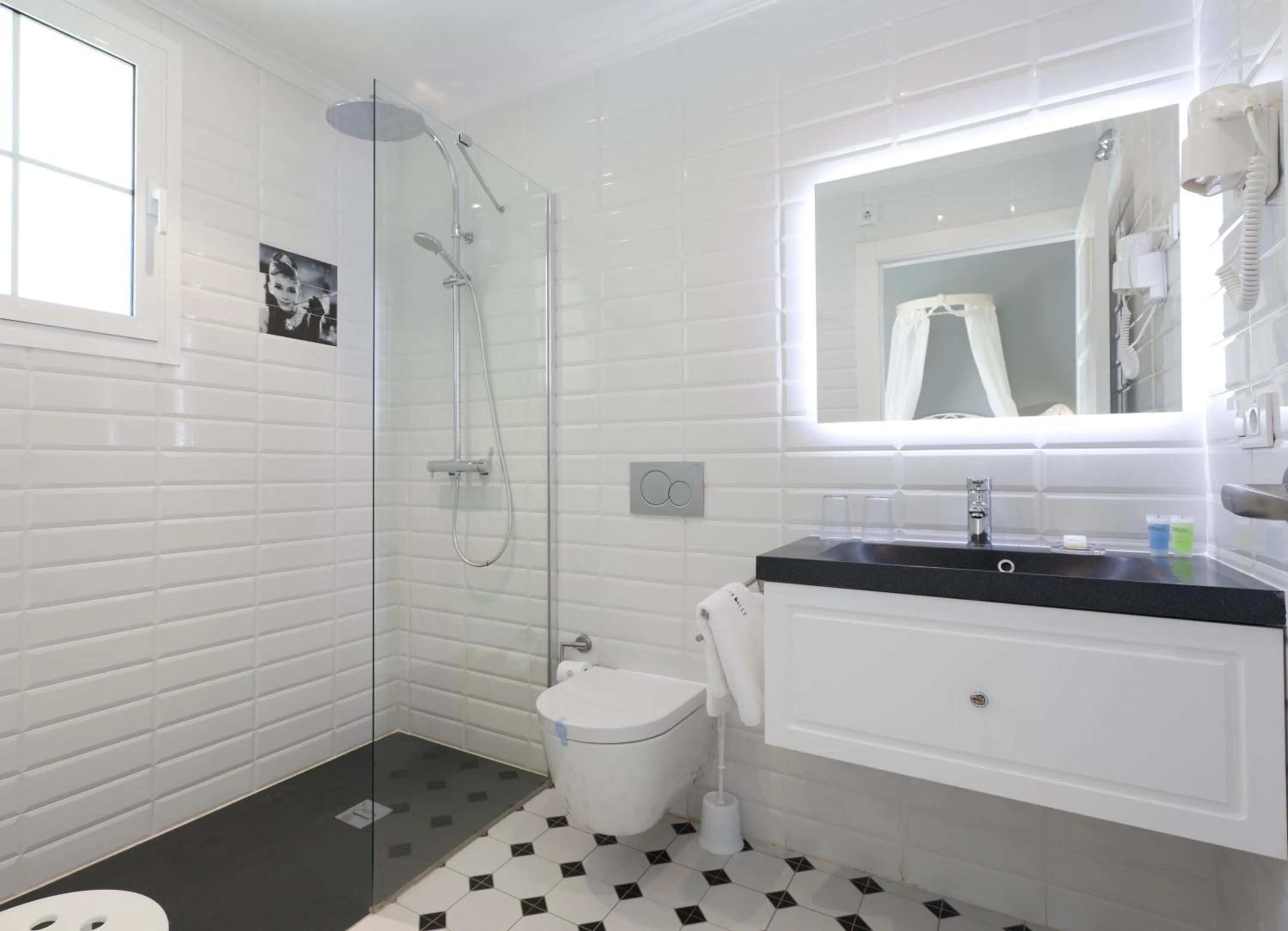 Shower in MR Hotelet de la Raconà & Apartments