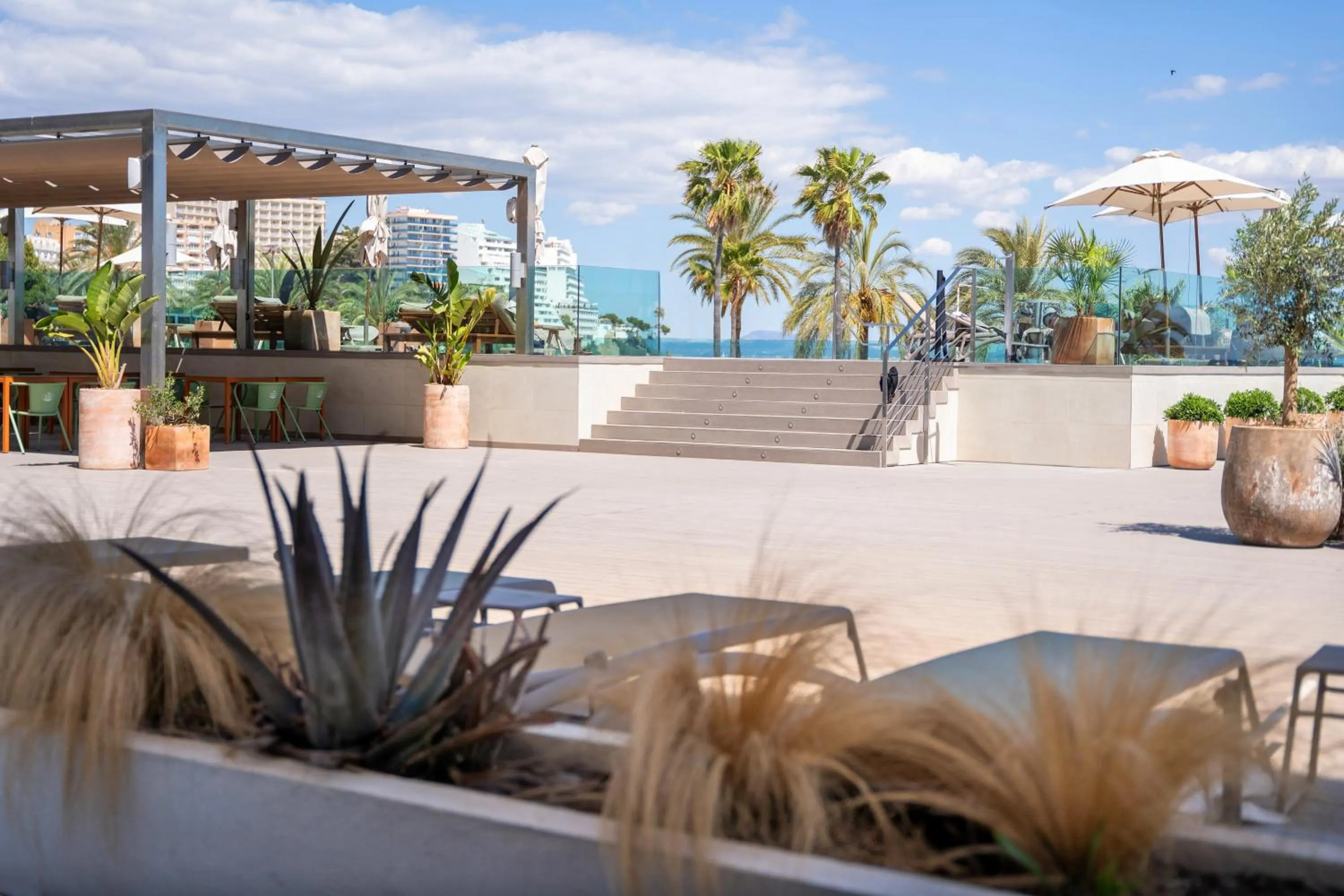 Day in Sol Wave House