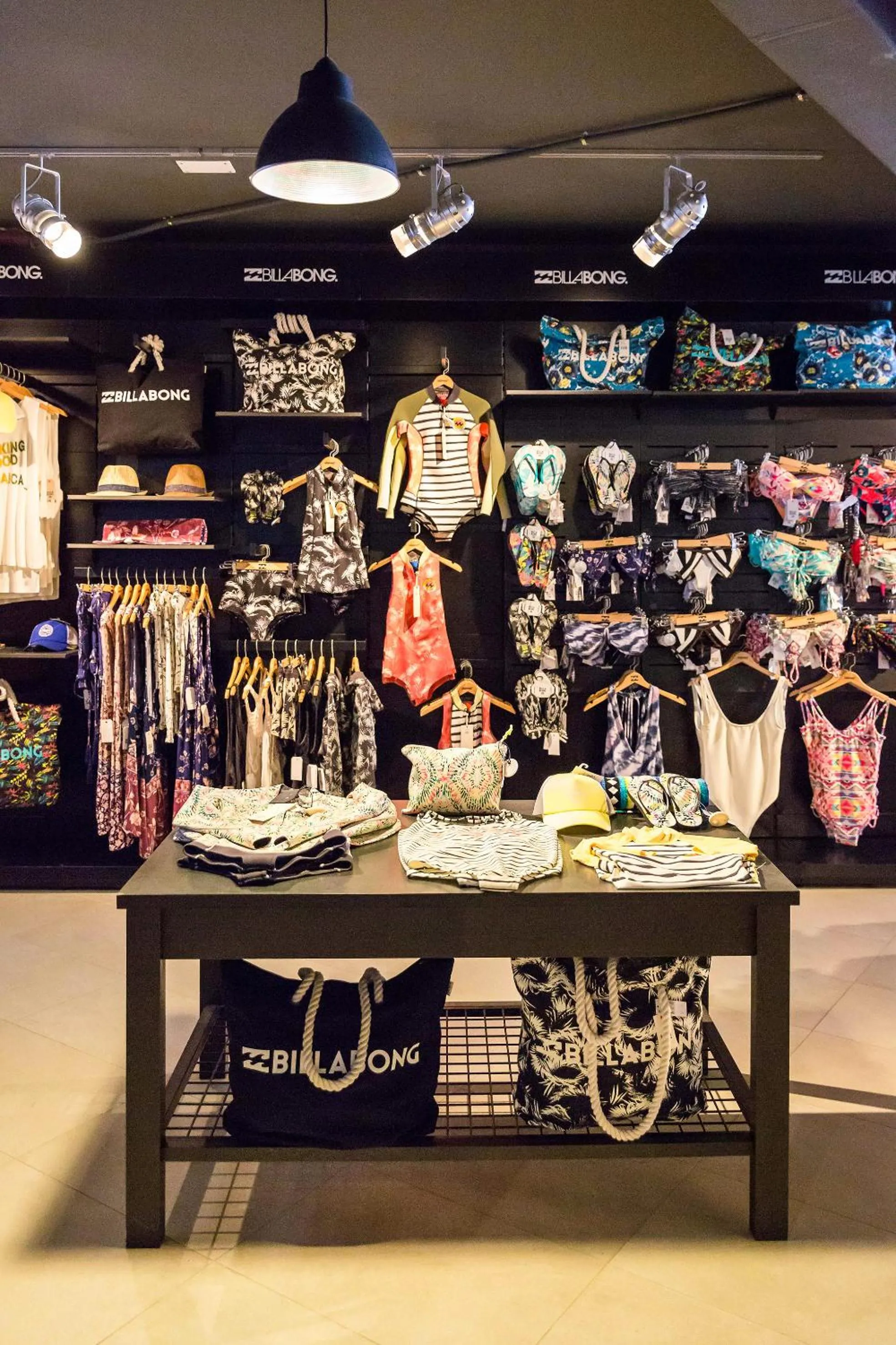 On-site shops in Sol Wave House