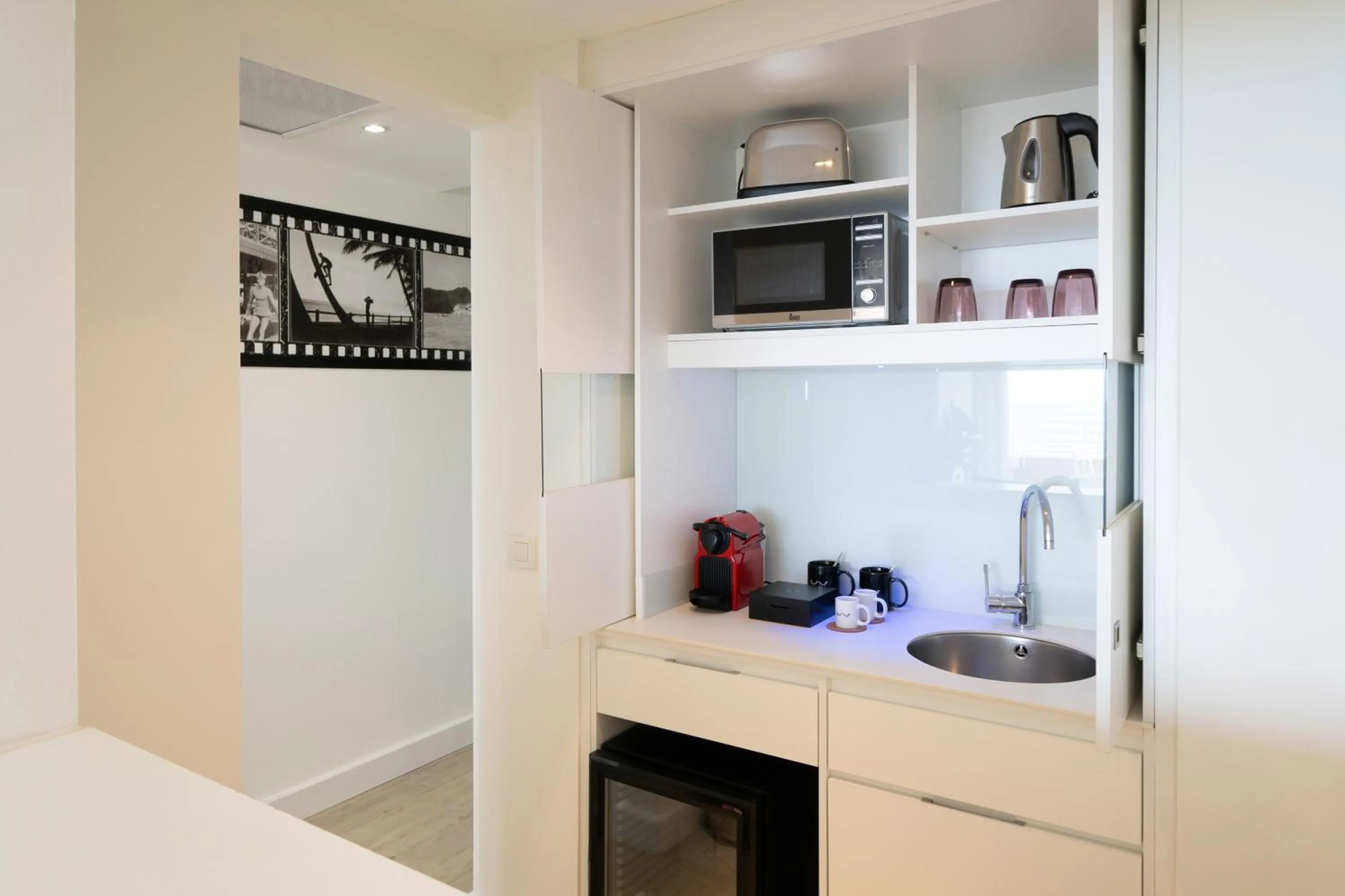 minibar, Kitchen/Kitchenette in Sol Wave House