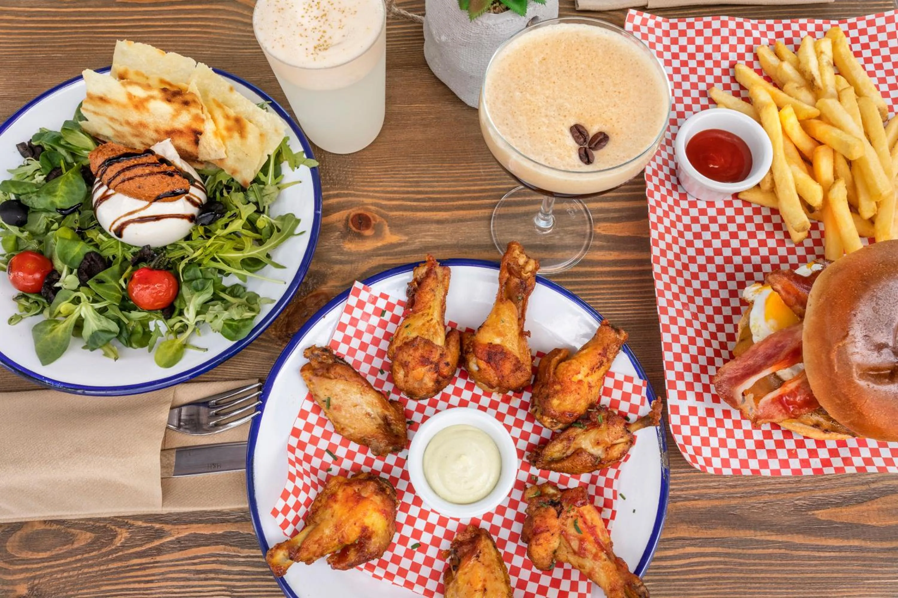 Food and drinks in Sol Wave House