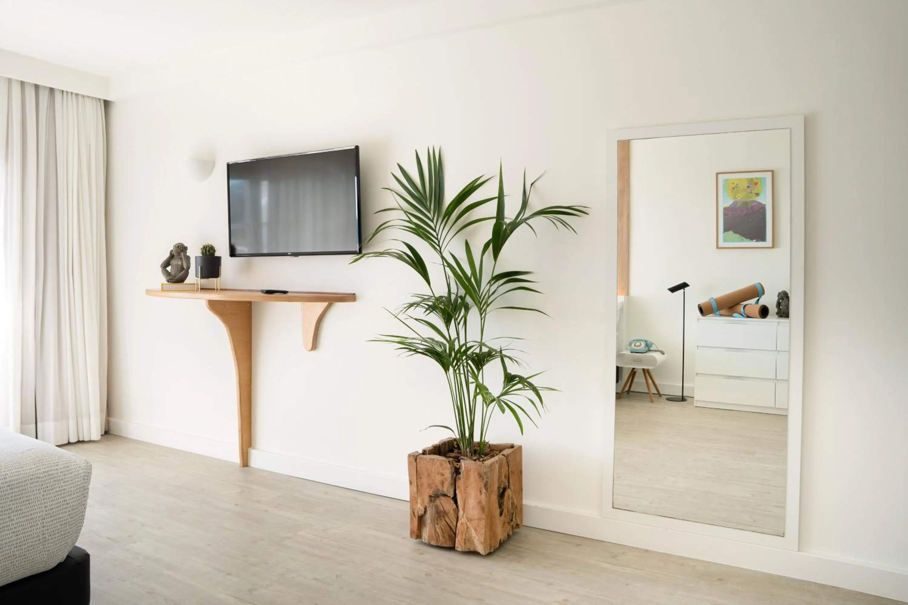 Communal lounge/ TV room, TV/Entertainment Center in Sol Wave House