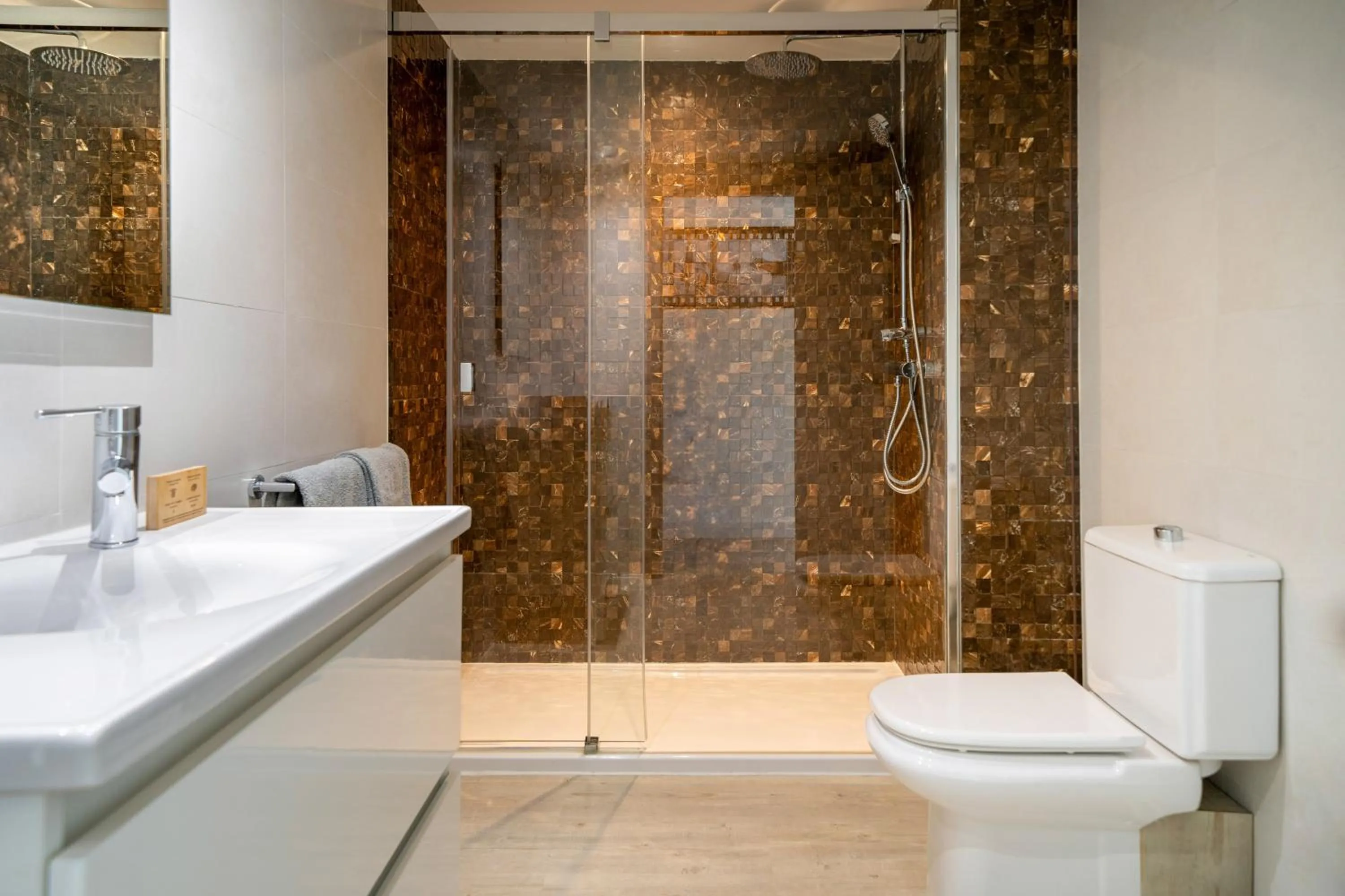 Shower, Bathroom in Sol Wave House