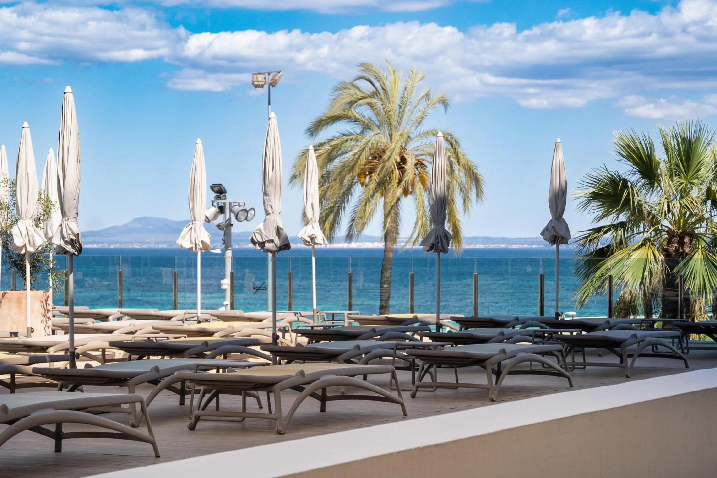 Day in Sol Wave House