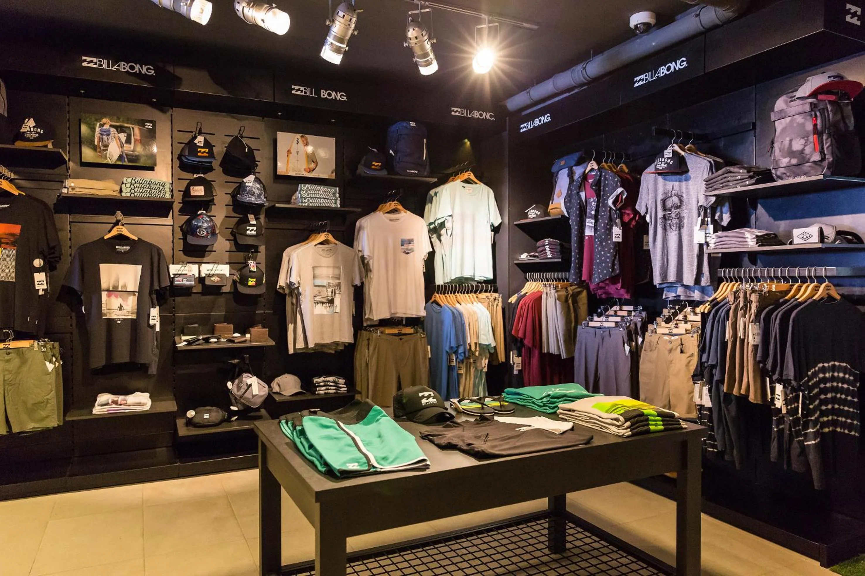 On-site shops in Sol Wave House