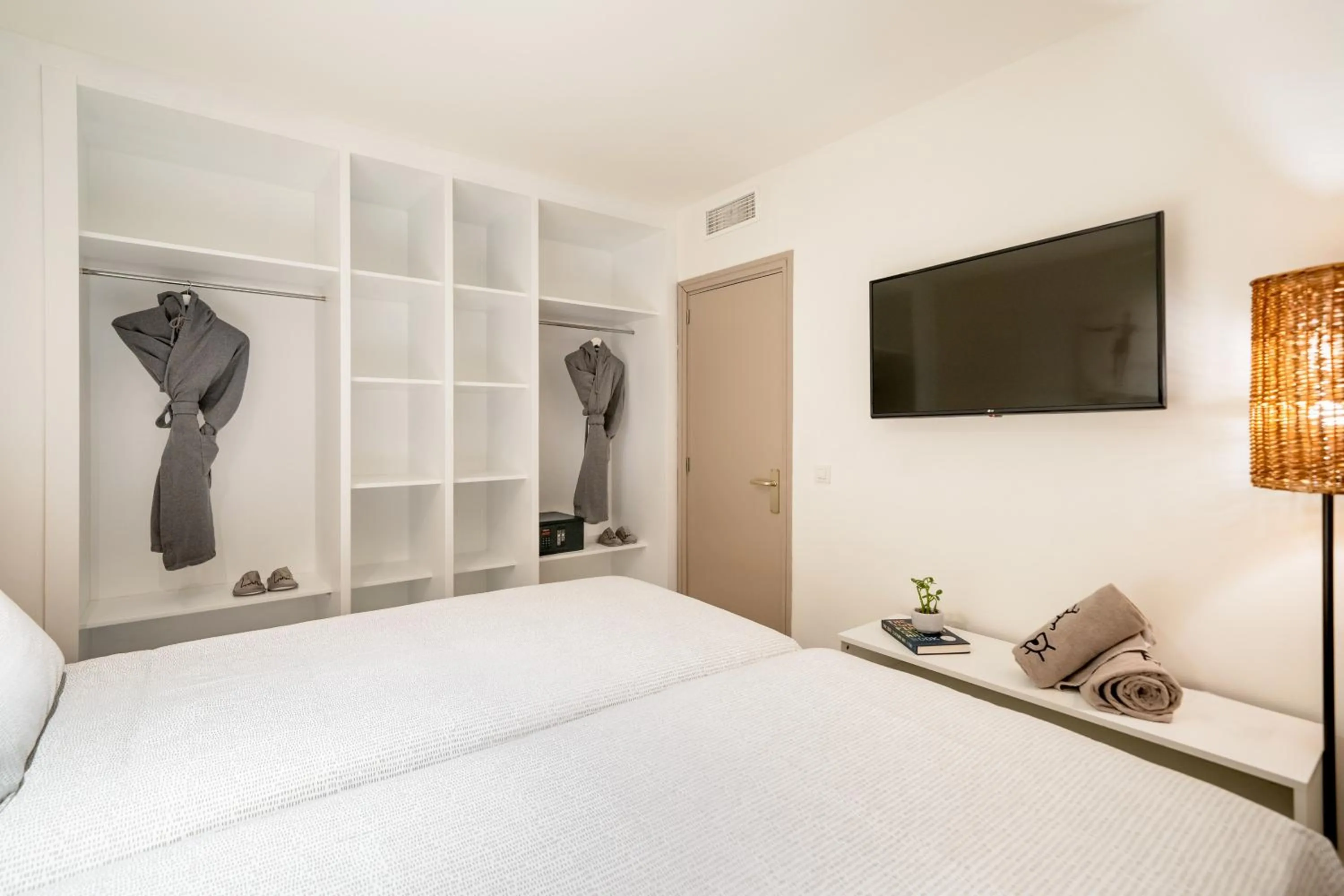 Bed in INNSiDE by Meliá Wave Calviá