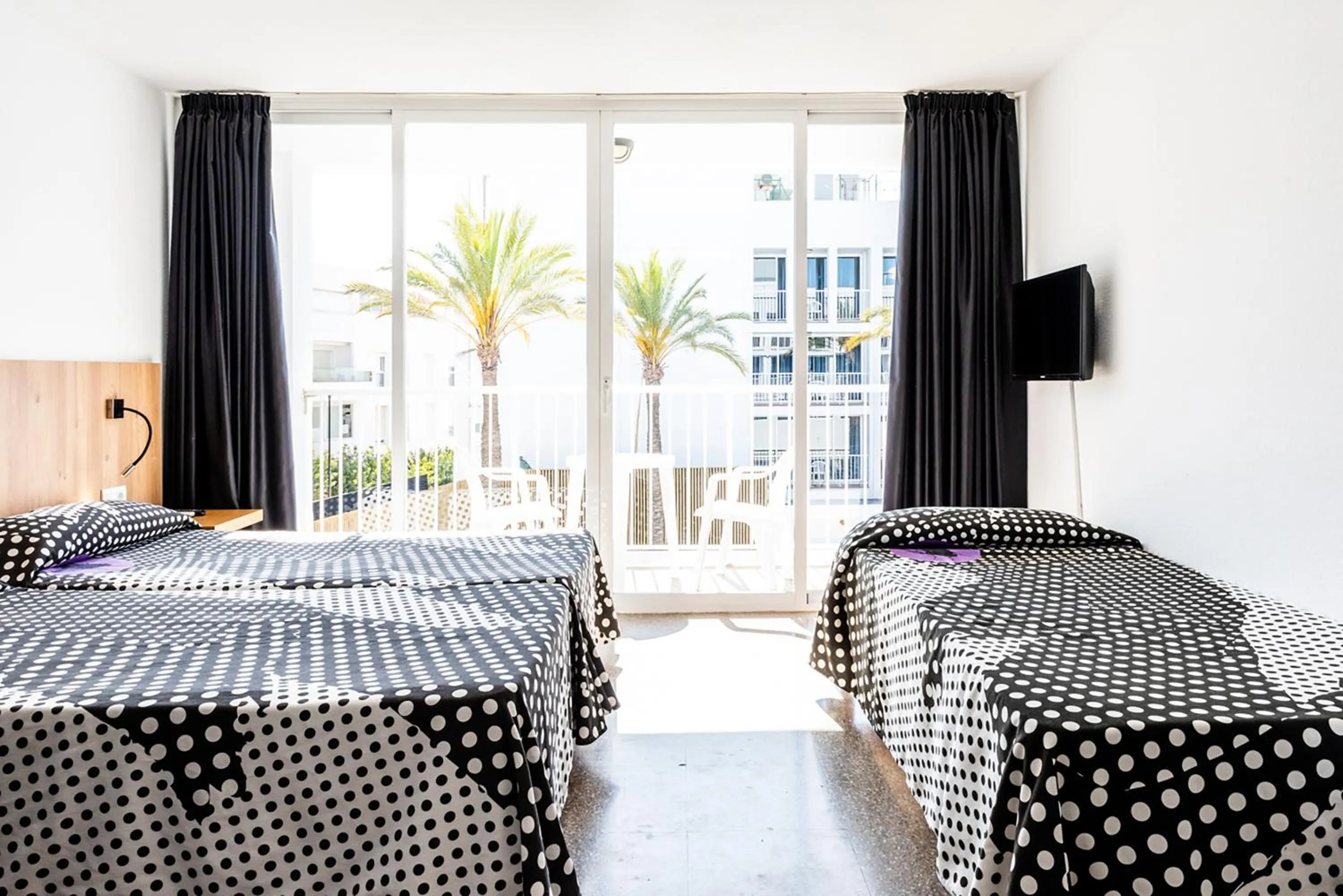 Bed in Ibiza Rocks Hotel - Adults Only