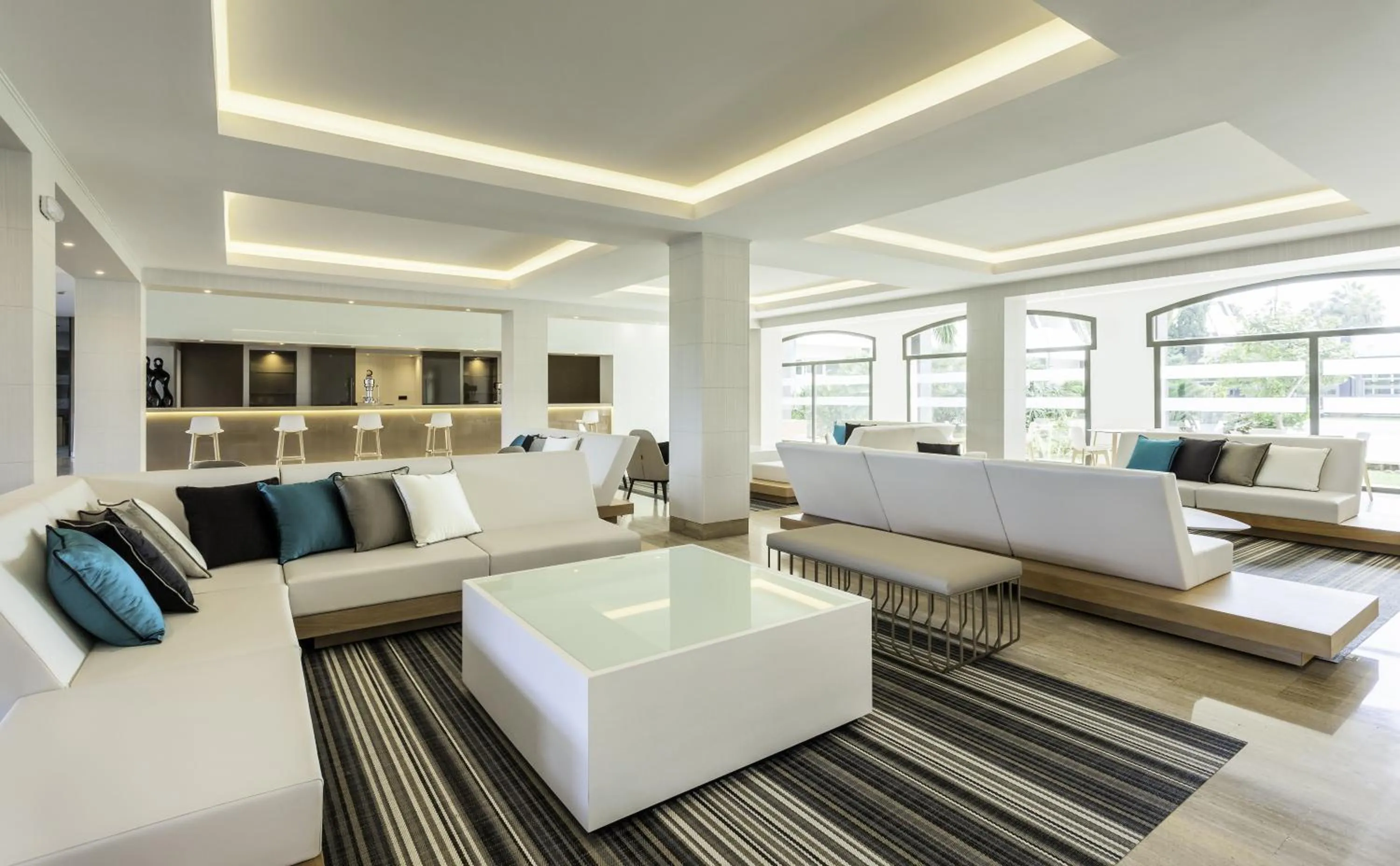 Lobby or reception in Ilunion Islantilla