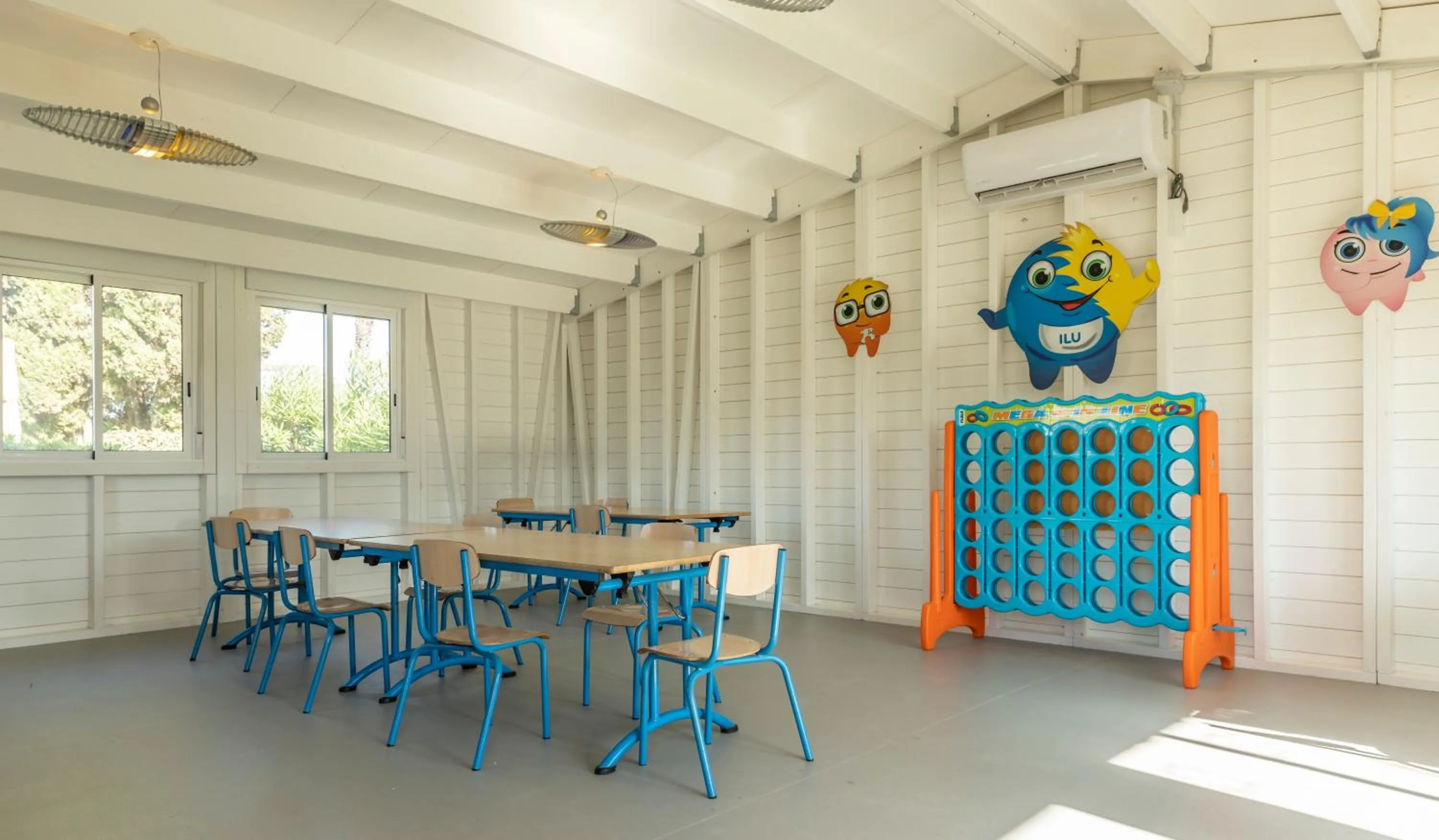 Kids's club in Ilunion Islantilla