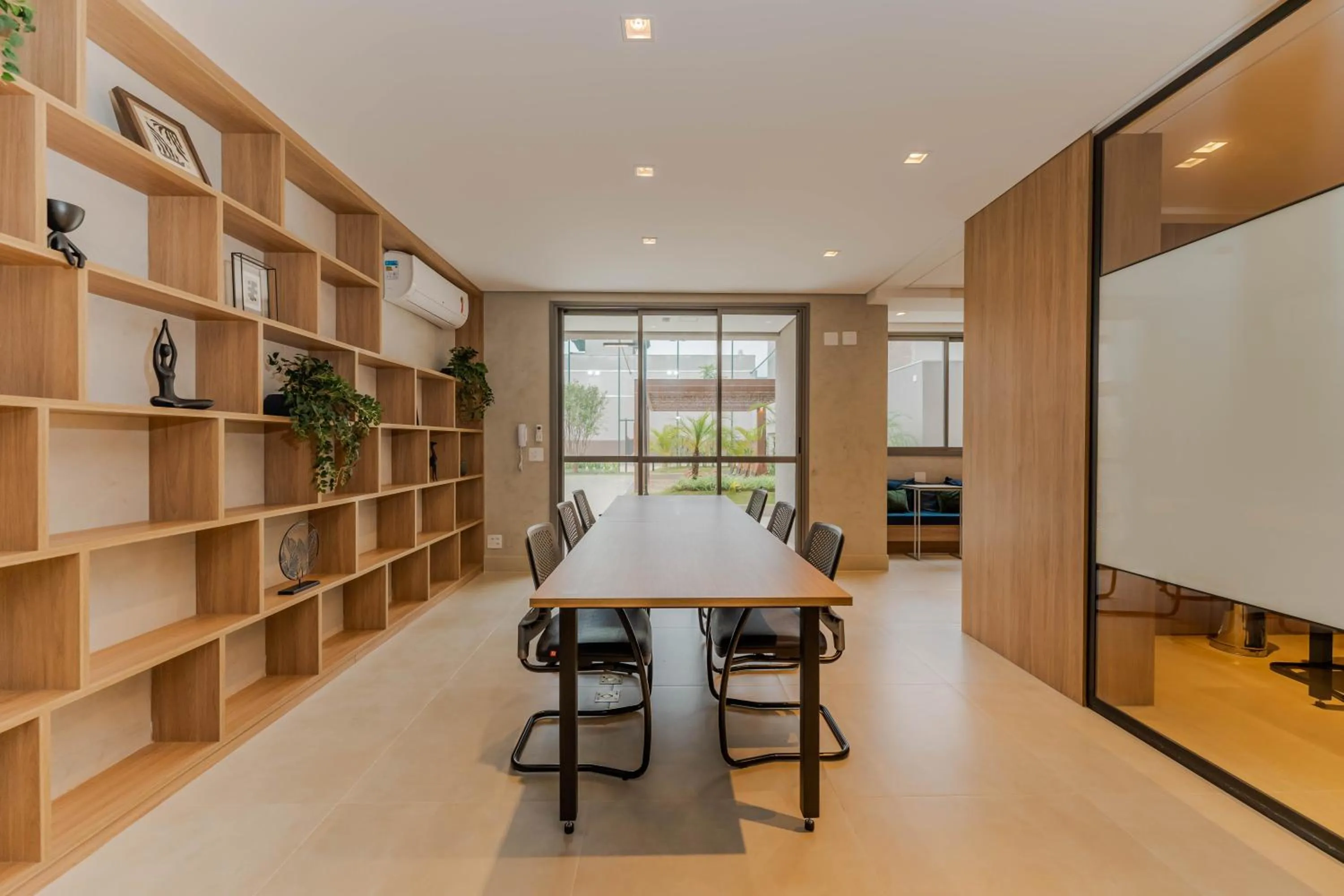 Meeting/conference room in Apartamentos Studio Allure Moema - Com café da manhã e Valet opcional, Recepção 24 horas