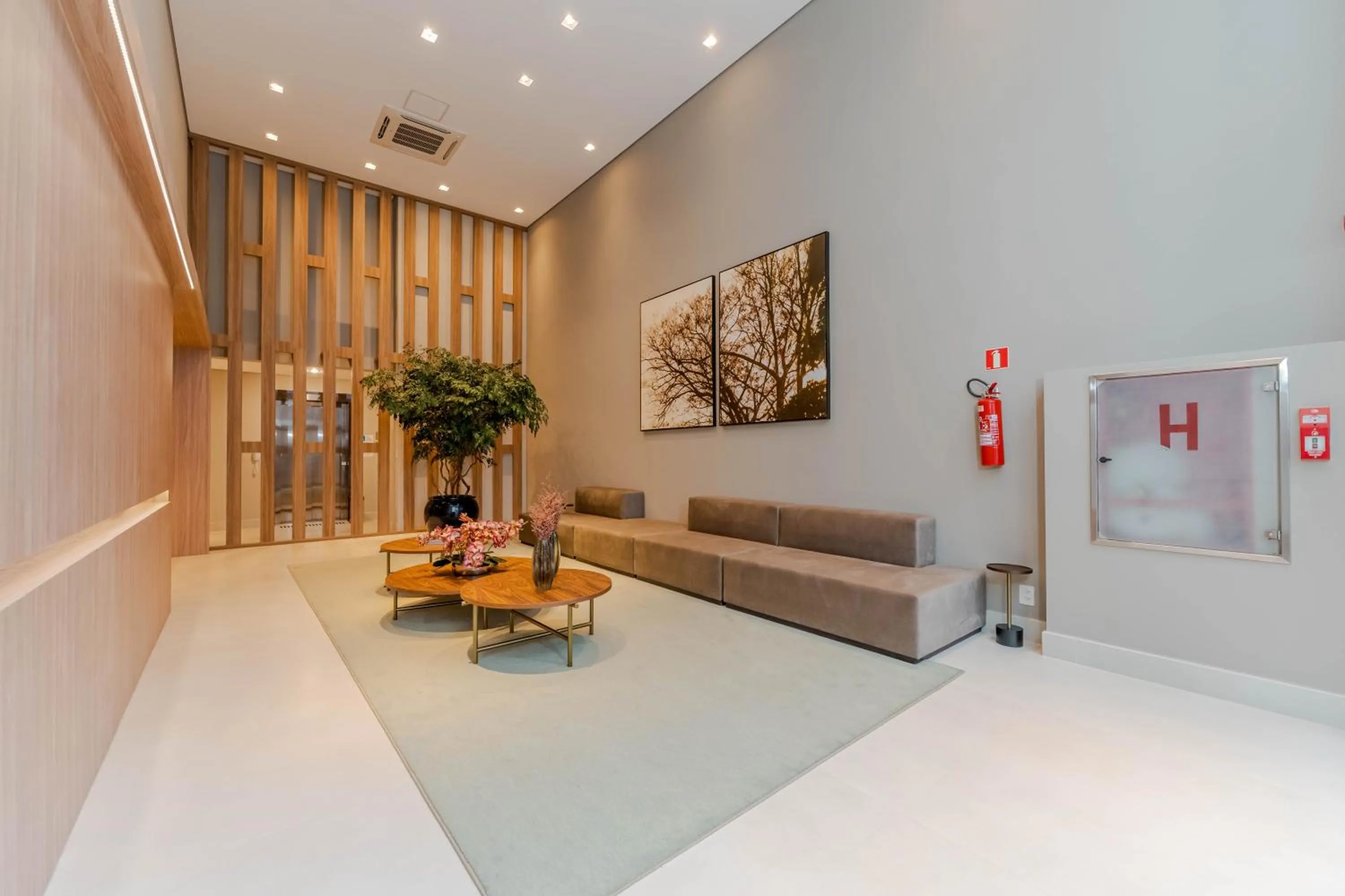 Facade/entrance in Apartamentos Studio Allure Moema - Com café da manhã e Valet opcional, Recepção 24 horas