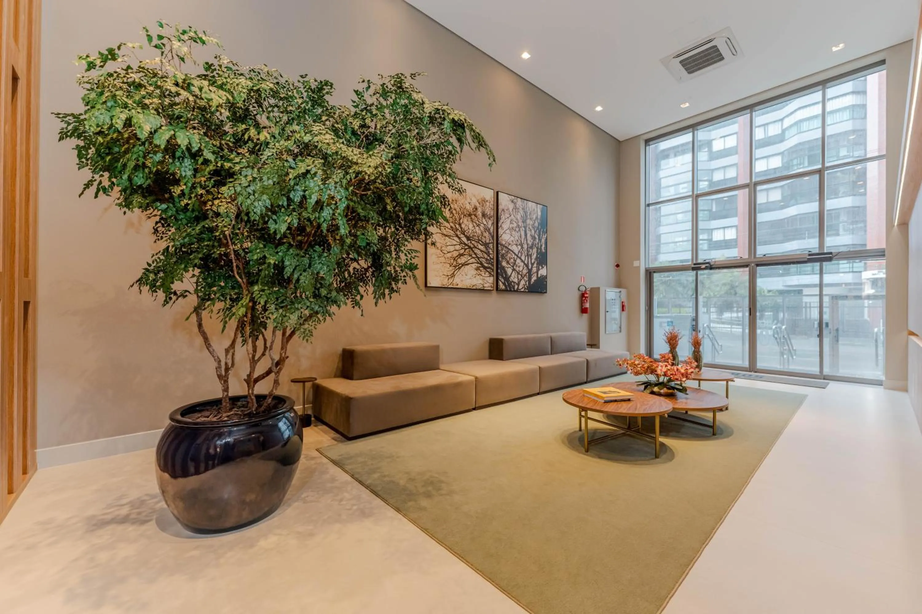 Facade/entrance in Apartamentos Studio Allure Moema - Com café da manhã e Valet opcional, Recepção 24 horas