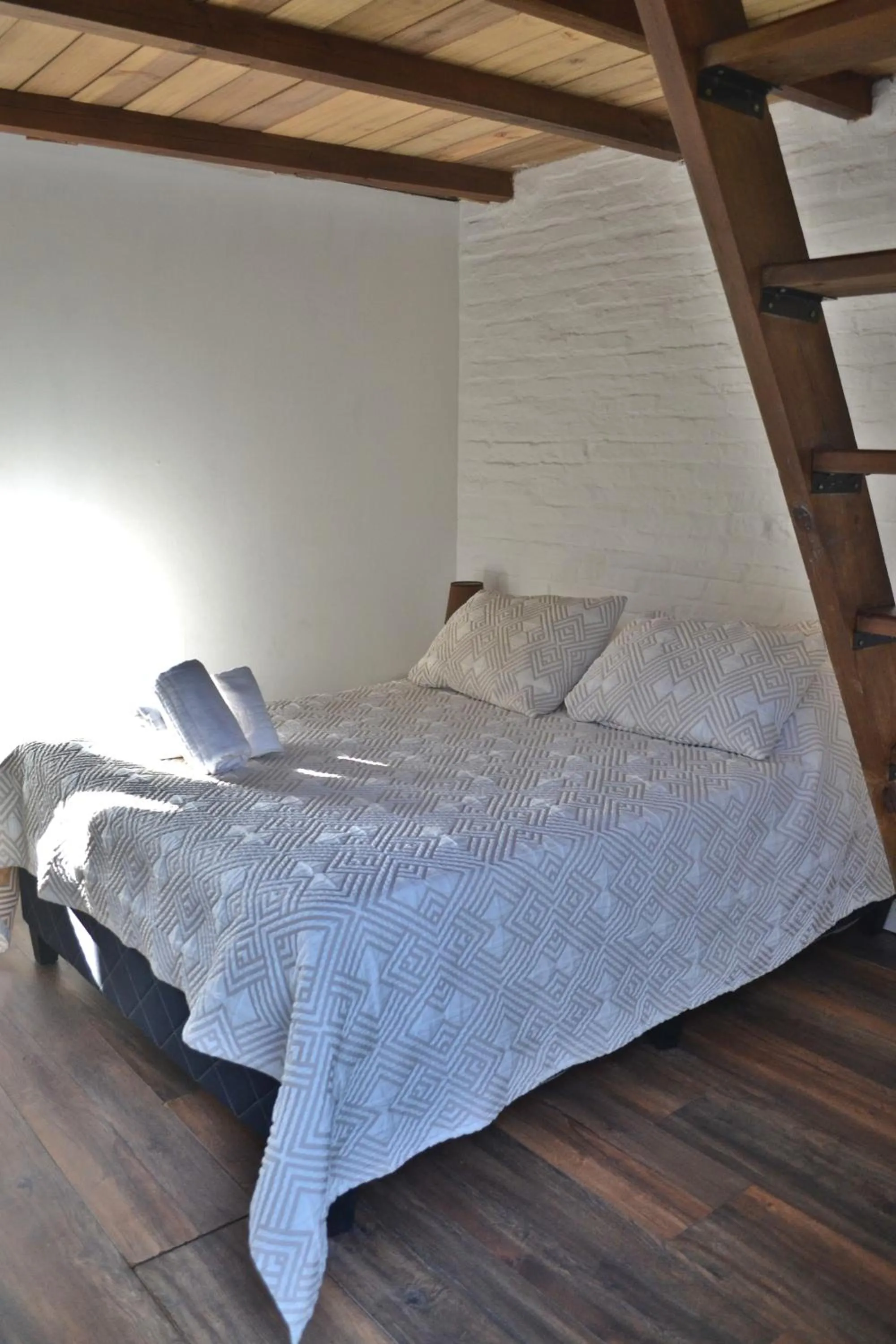 Duplex Quadruple Room in Villa Serrana - Mesón de las cañas