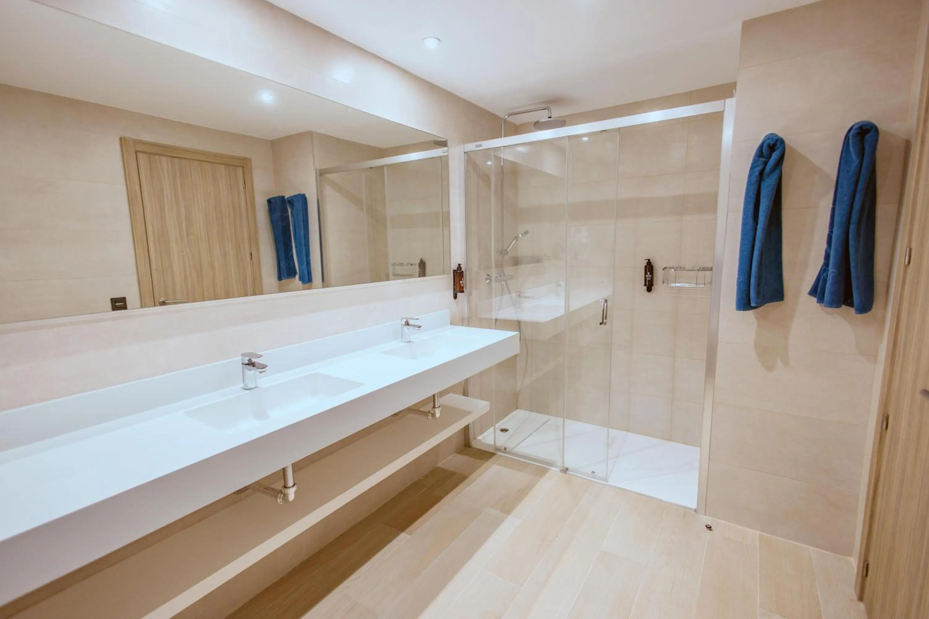 Bathroom in Servatur Puerto Azul