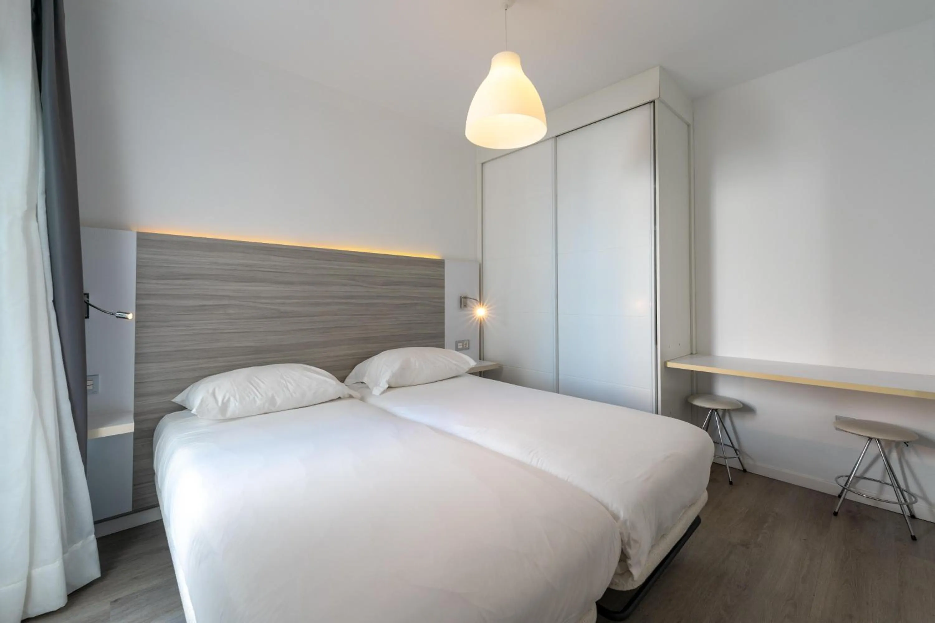 Photo of the whole room, Bed in Servatur Puerto Azul