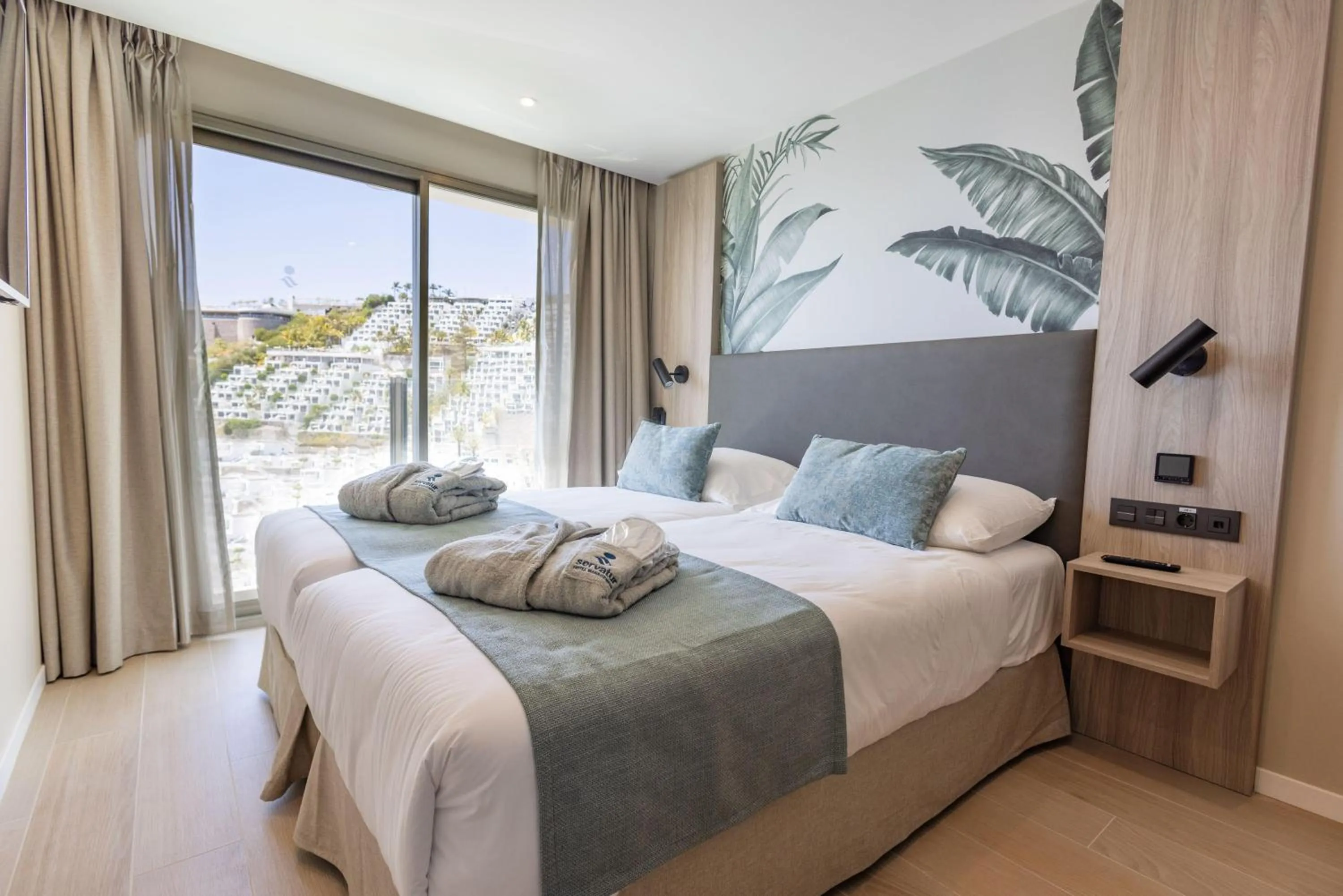 Photo of the whole room, Bed in Servatur Puerto Azul