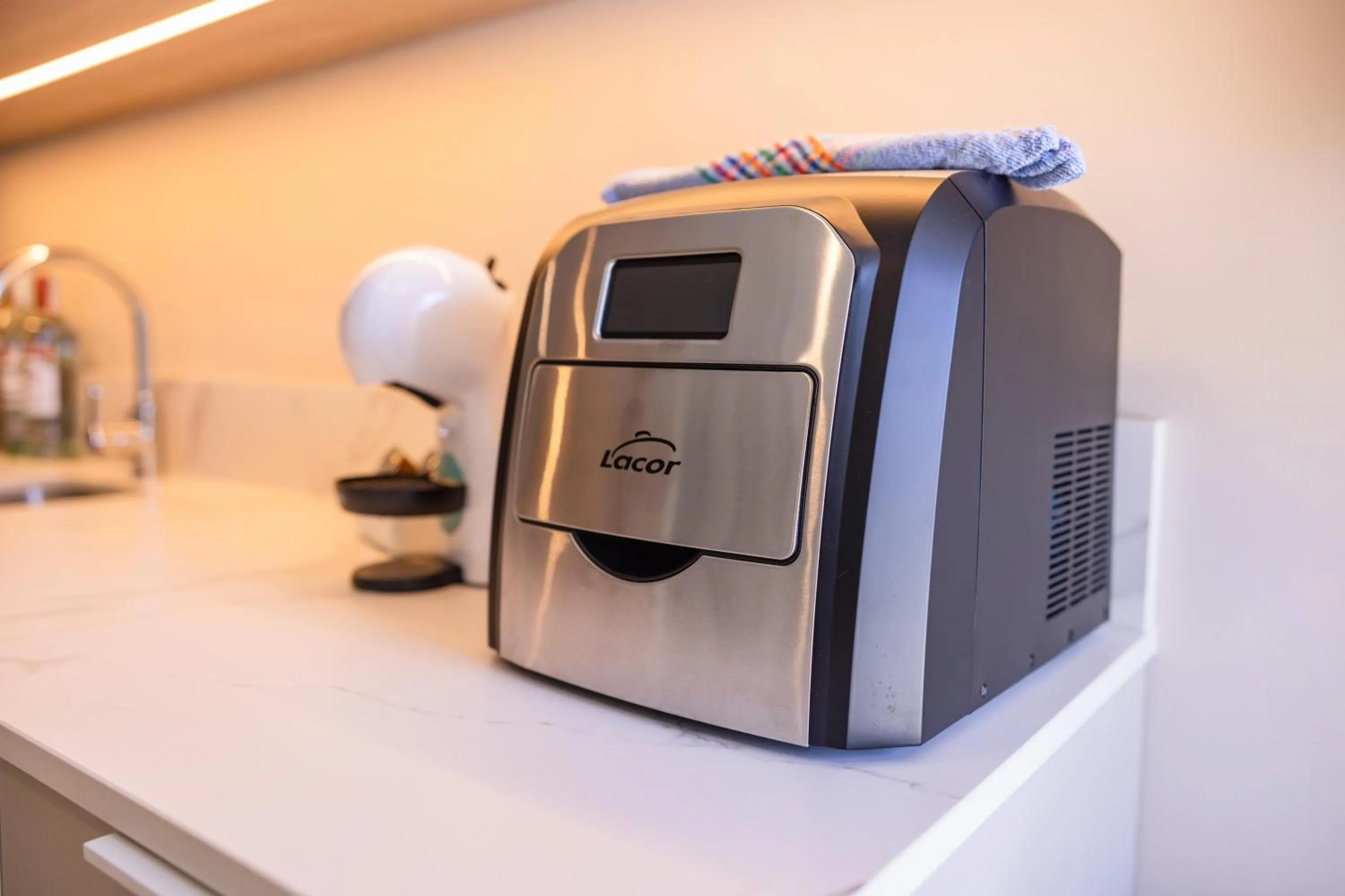 Photo of the whole room in Servatur Puerto Azul