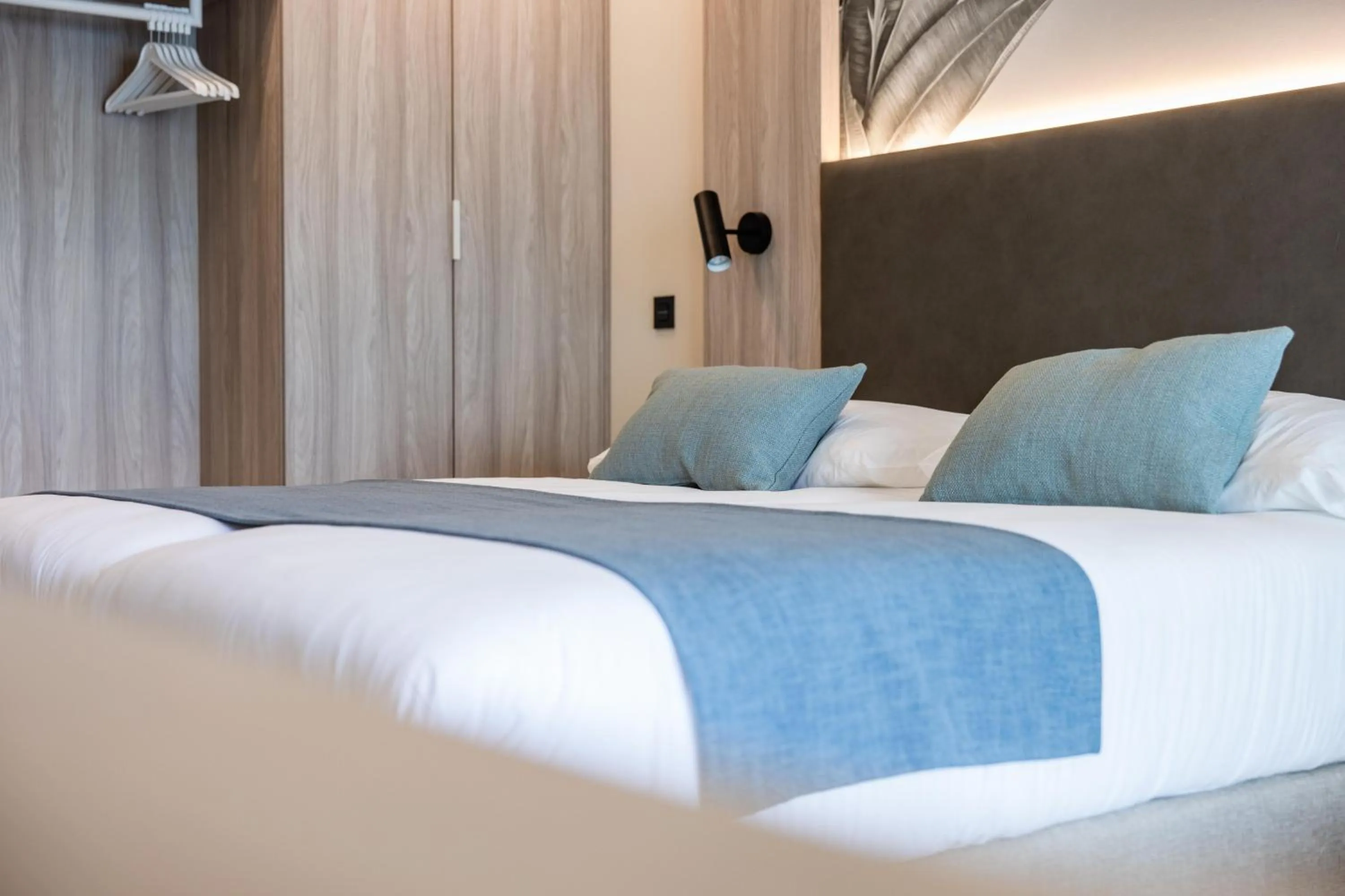 Photo of the whole room, Bed in Servatur Puerto Azul