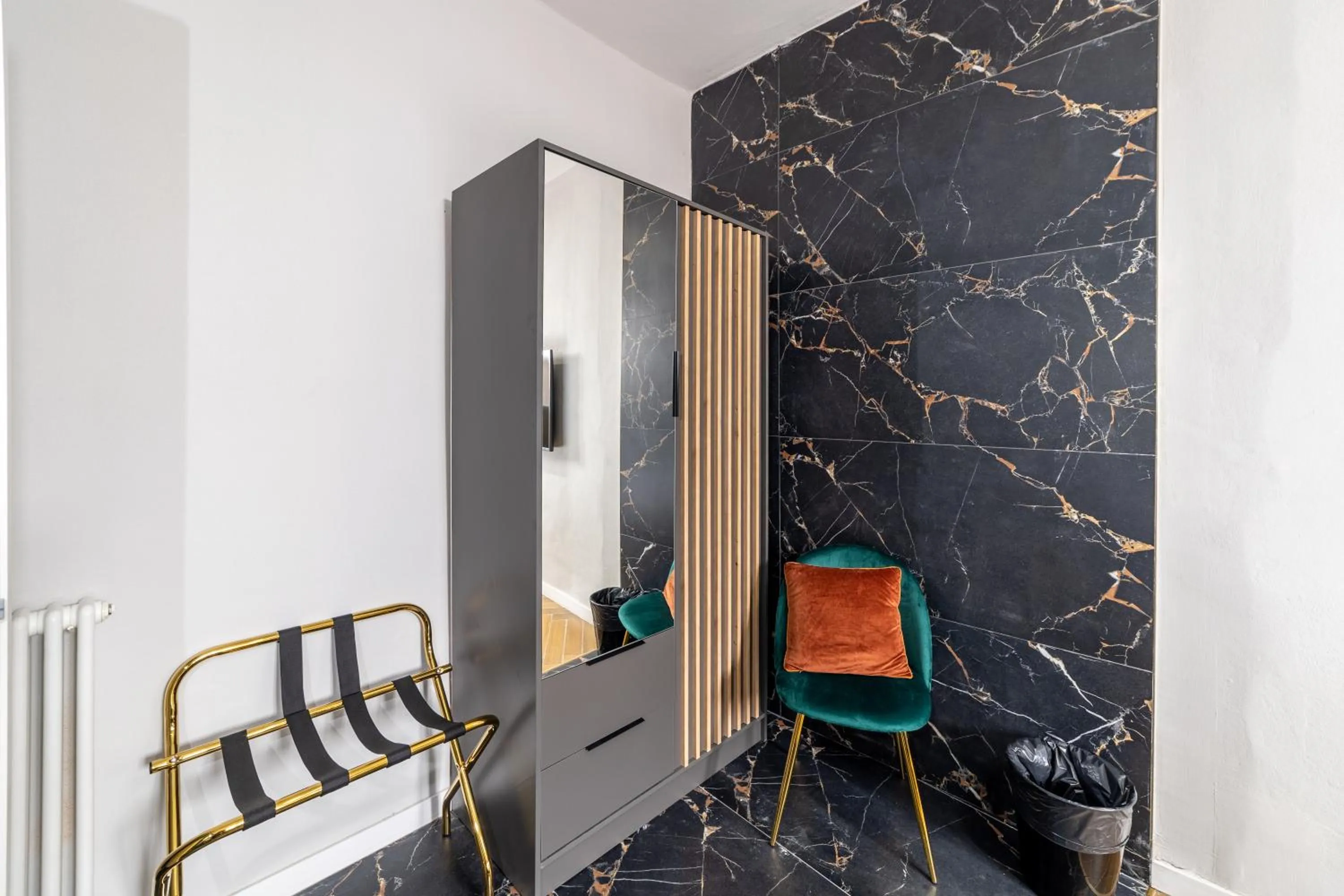 Bedroom in Room Eleven