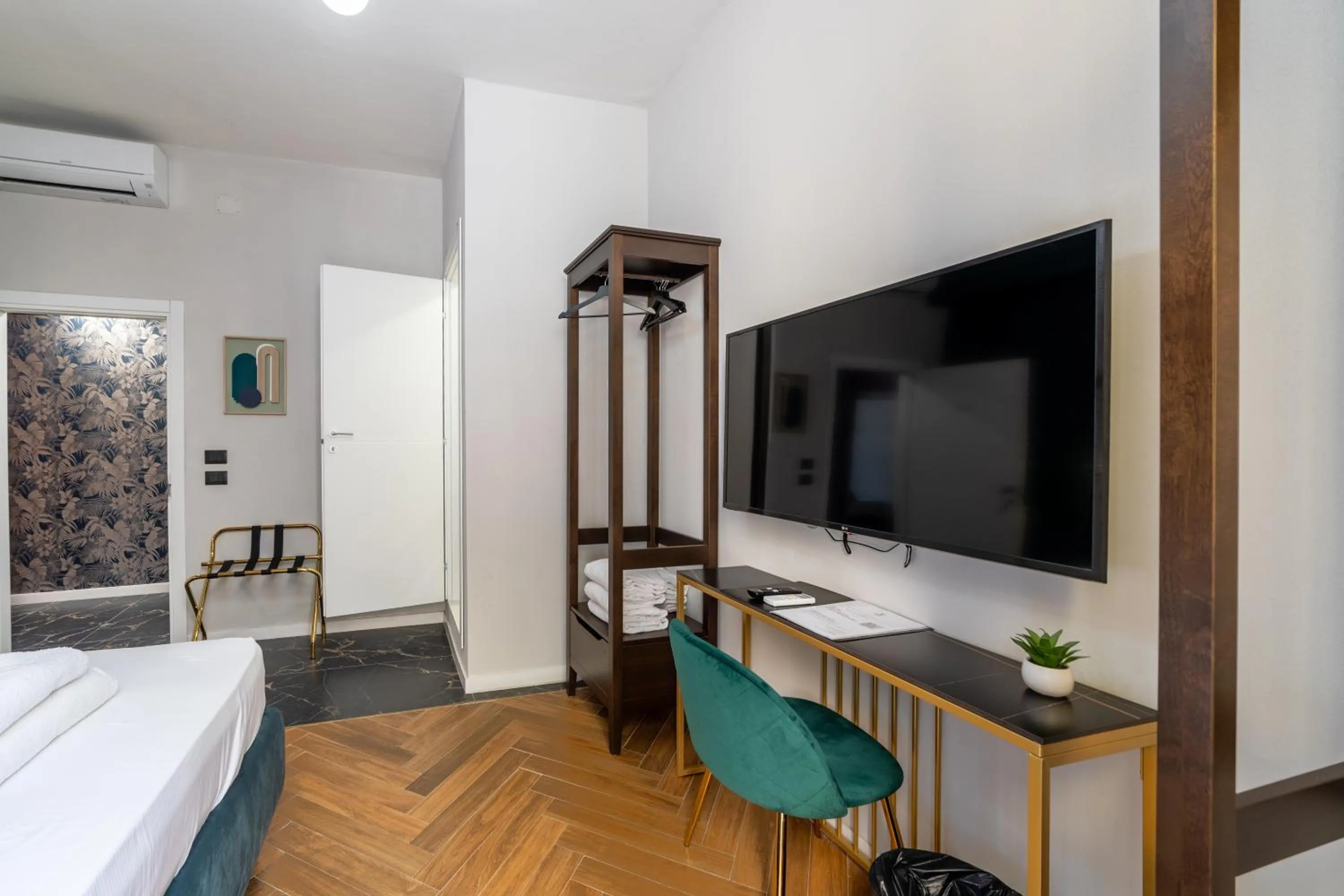 Bedroom, Bed in Room Eleven