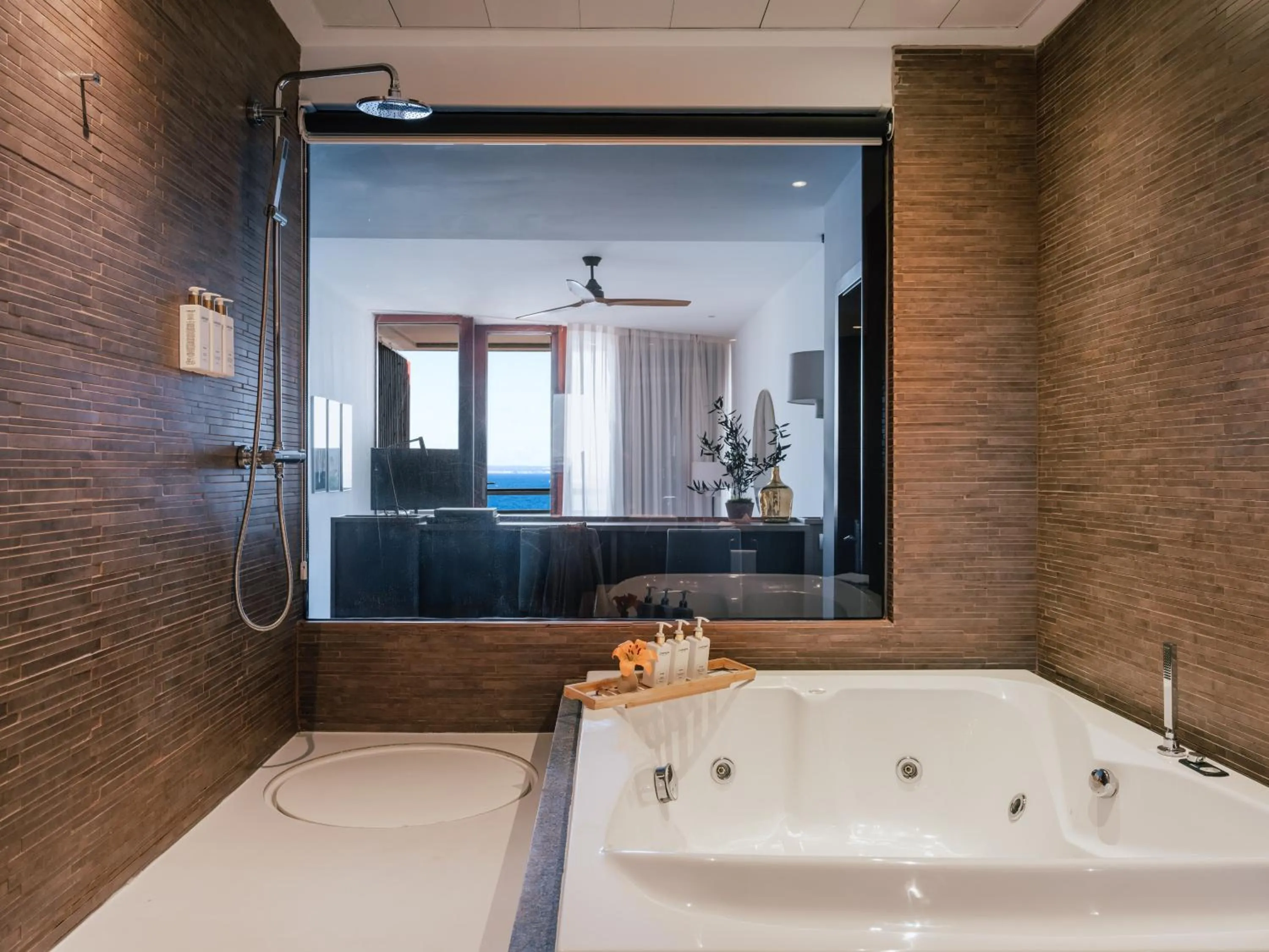 Hot Tub in Hotel de Mar Gran Meliá - Adults Only - The Leading Hotels of the World