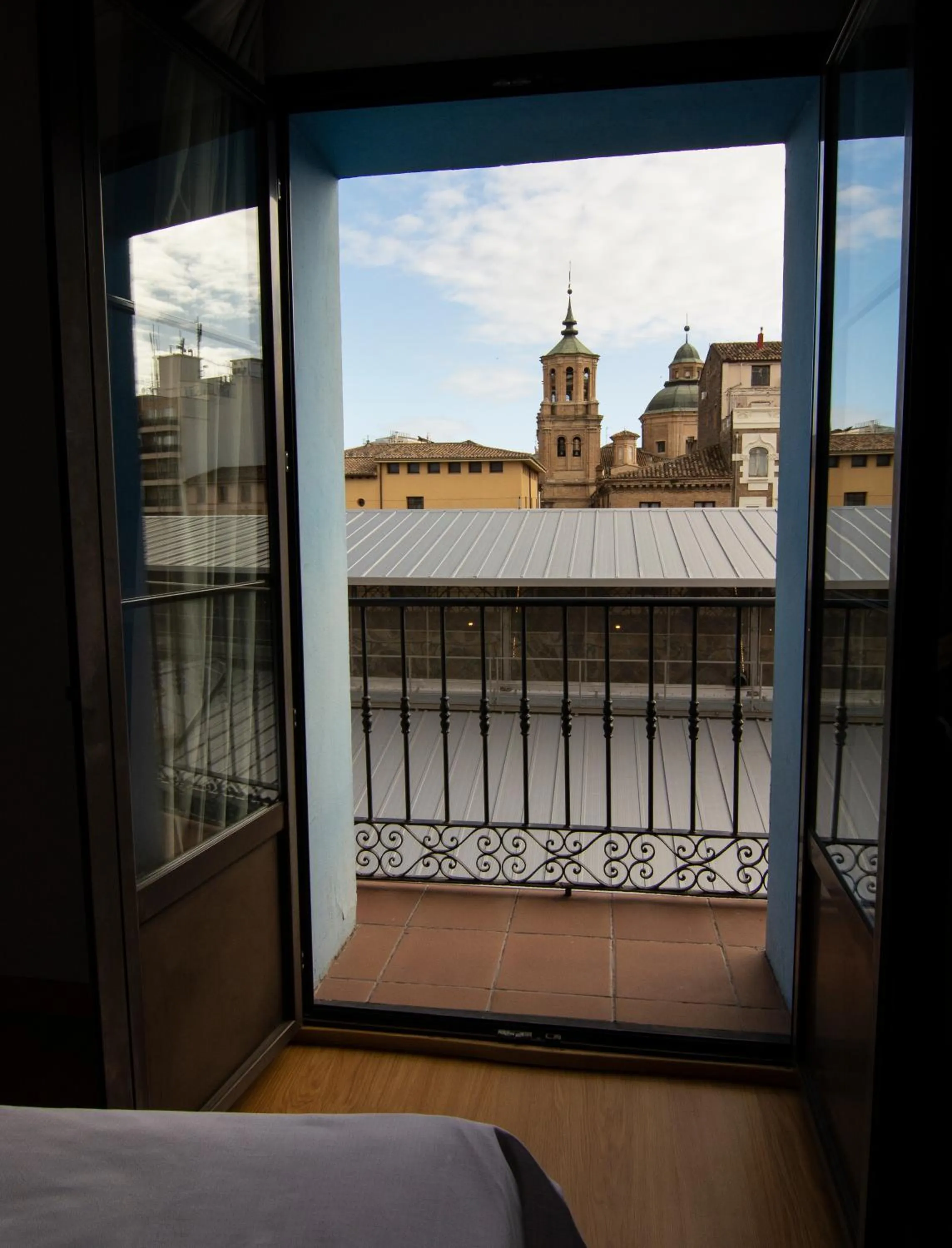 View (from property/room), Bed in Hotel Hispania