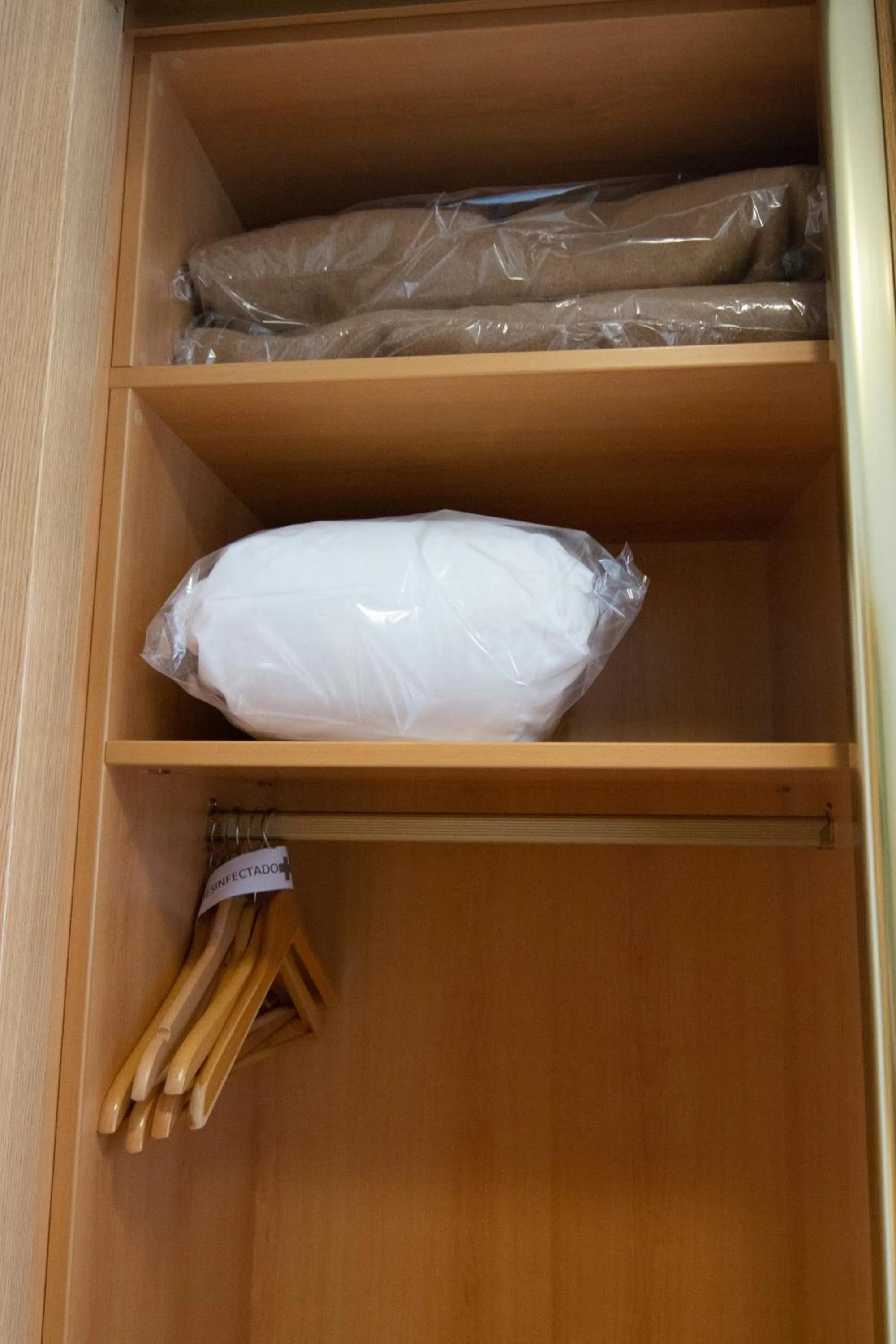 wardrobe in Hotel Hispania