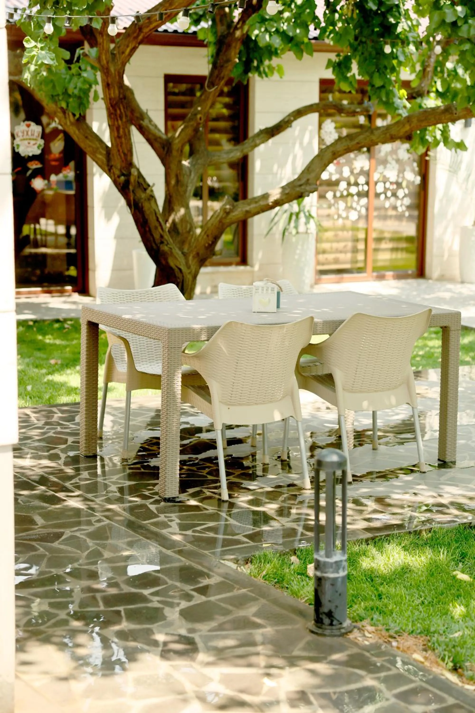 Dining area in MarNar Hotel