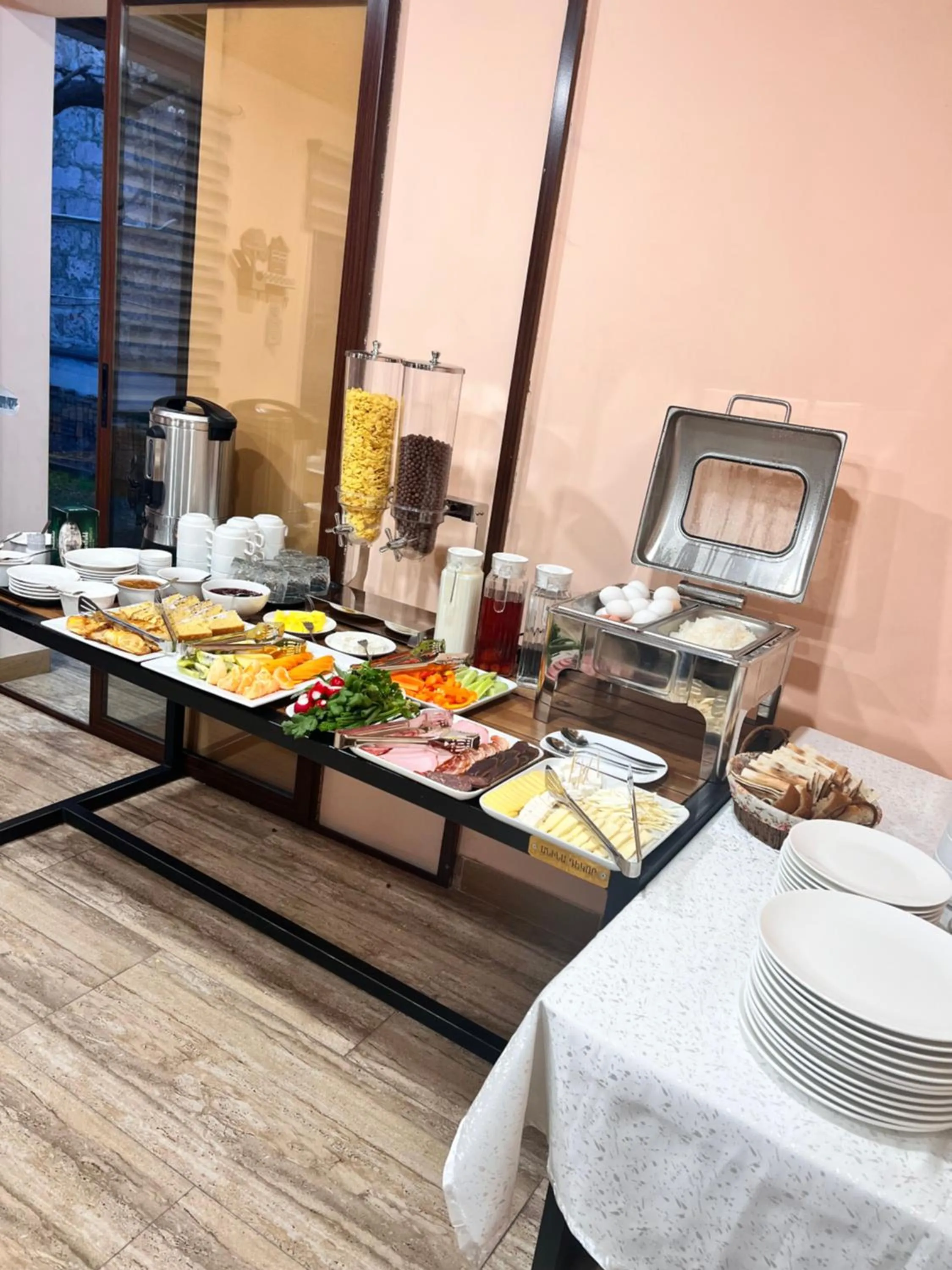 Food and drinks in MarNar Hotel