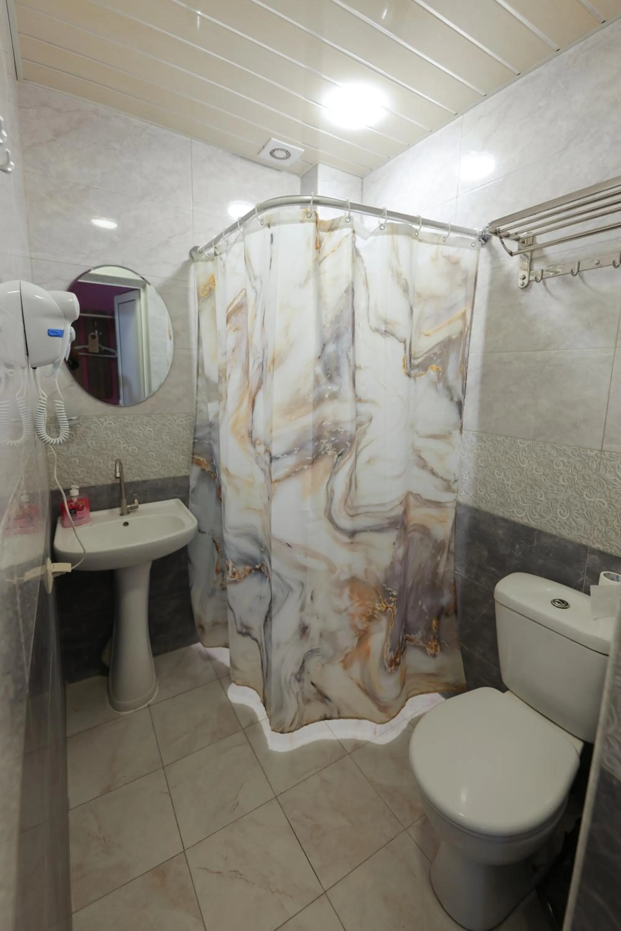 Shower in MarNar Hotel